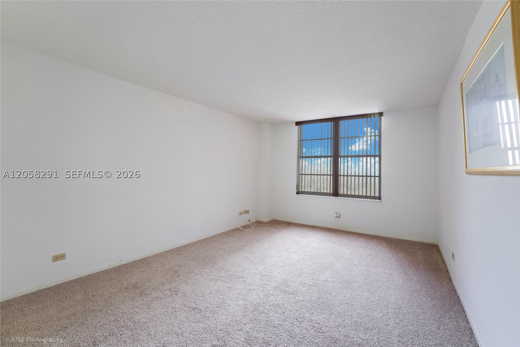 WINSTON TOWERS 400 CONDO - Residential