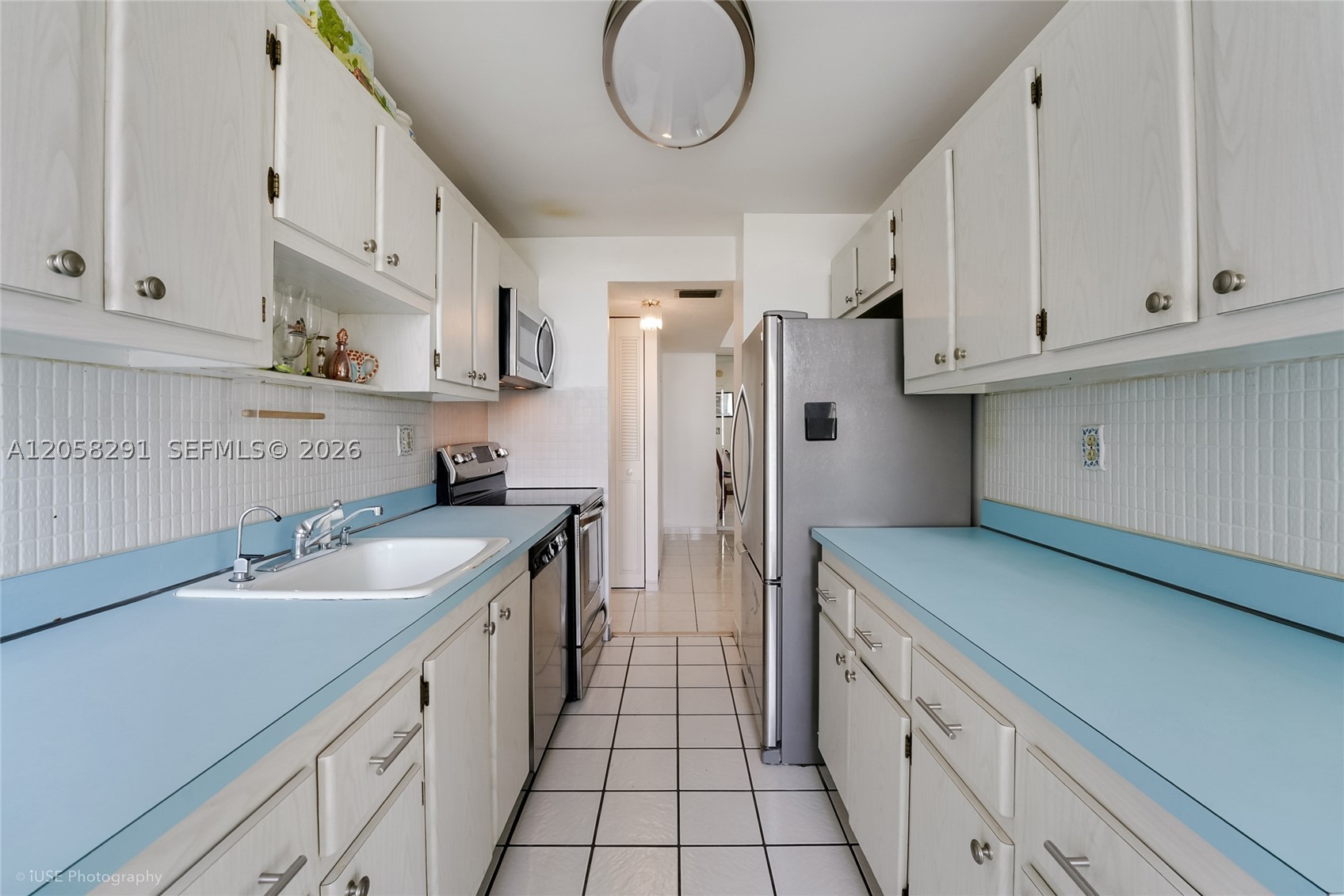 WINSTON TOWERS 400 CONDO - Residential