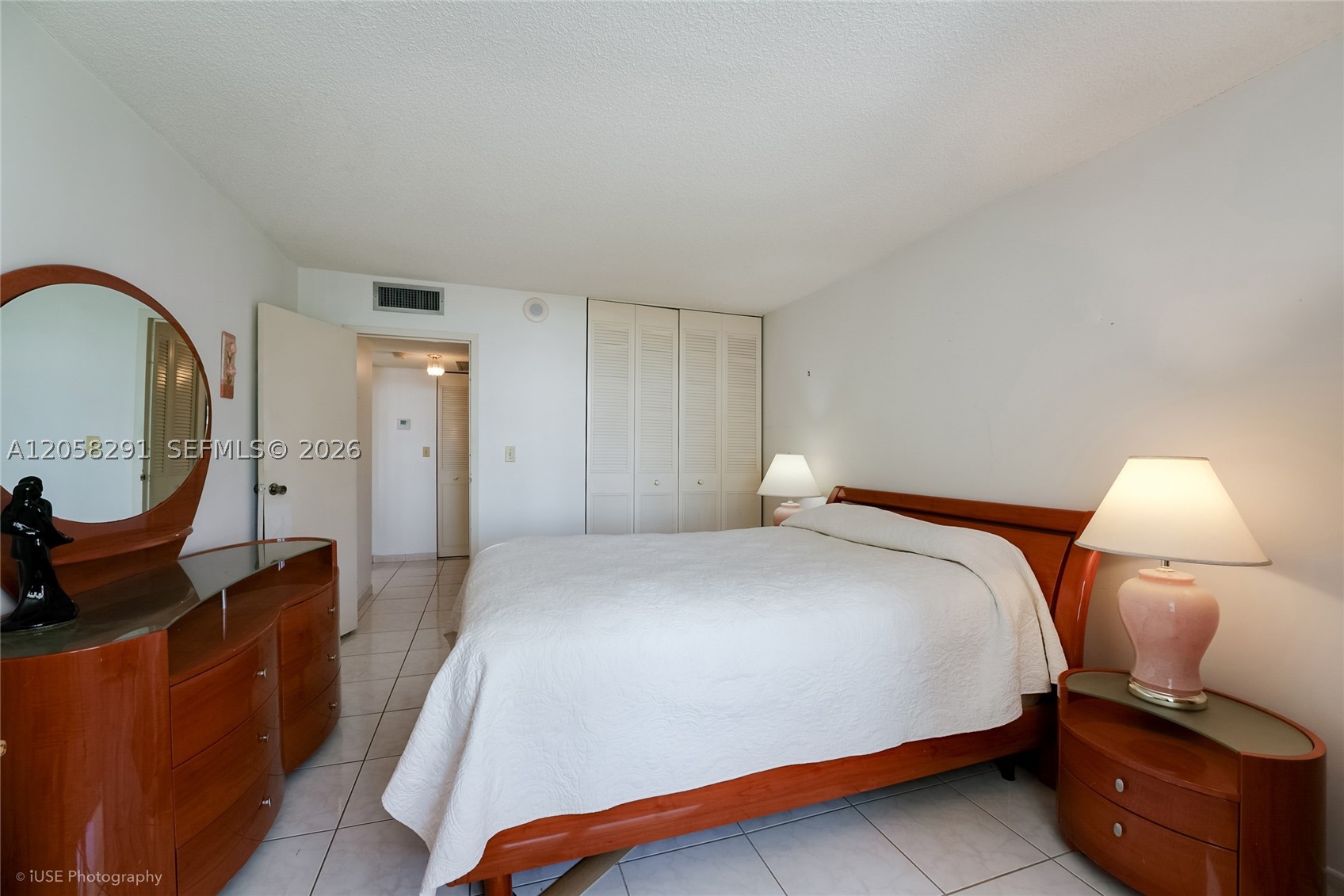 WINSTON TOWERS 400 CONDO - Residential
