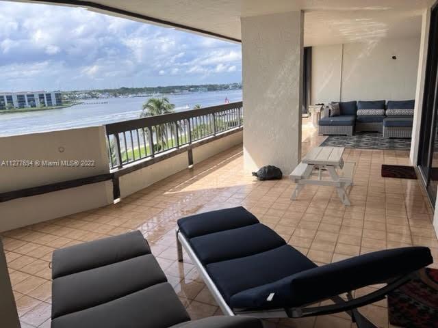 PASSAGES OF JUPITER ISLAN - Residential