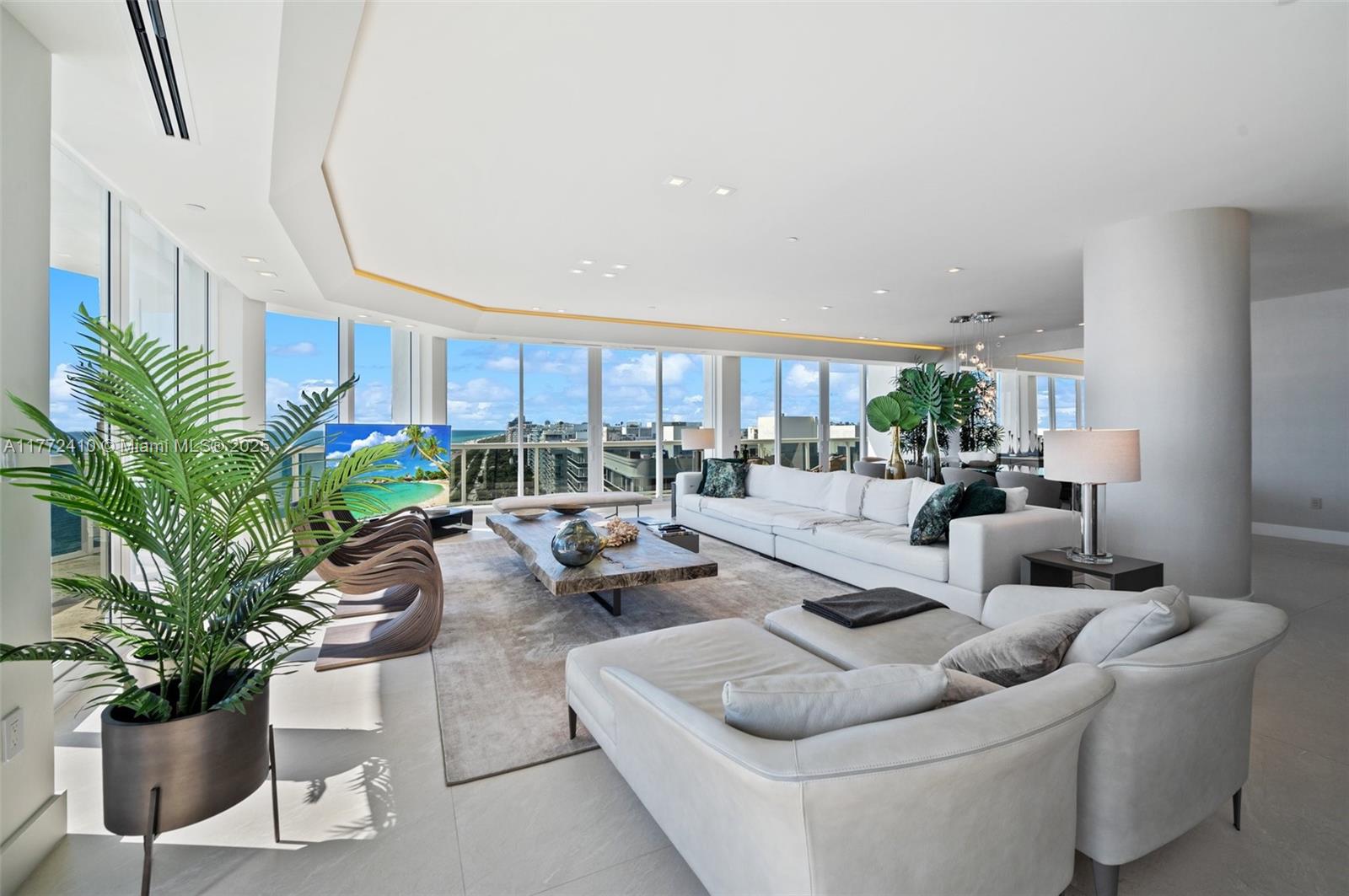 MAJESTIC TOWER - Residential