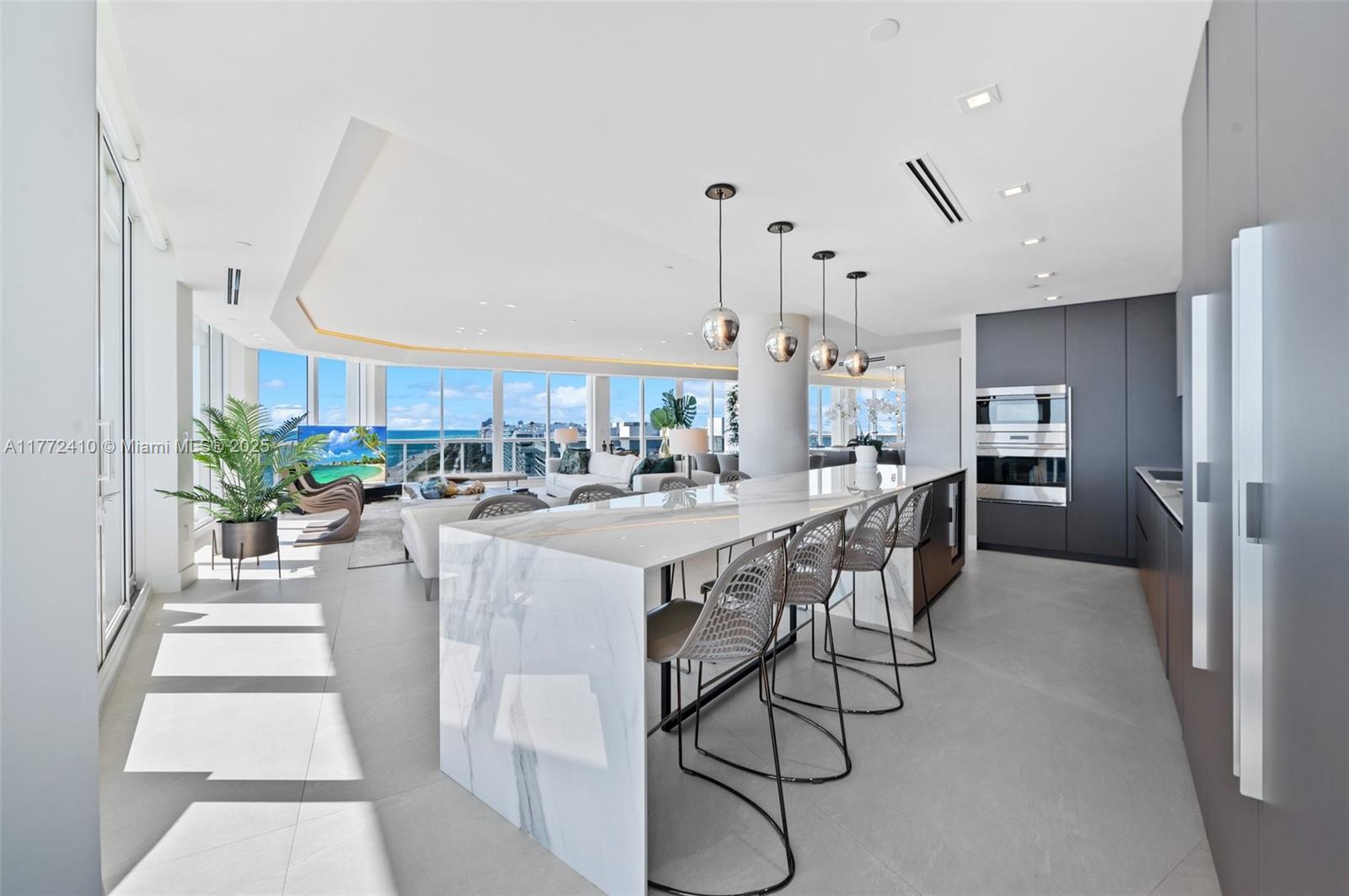 MAJESTIC TOWER - Residential