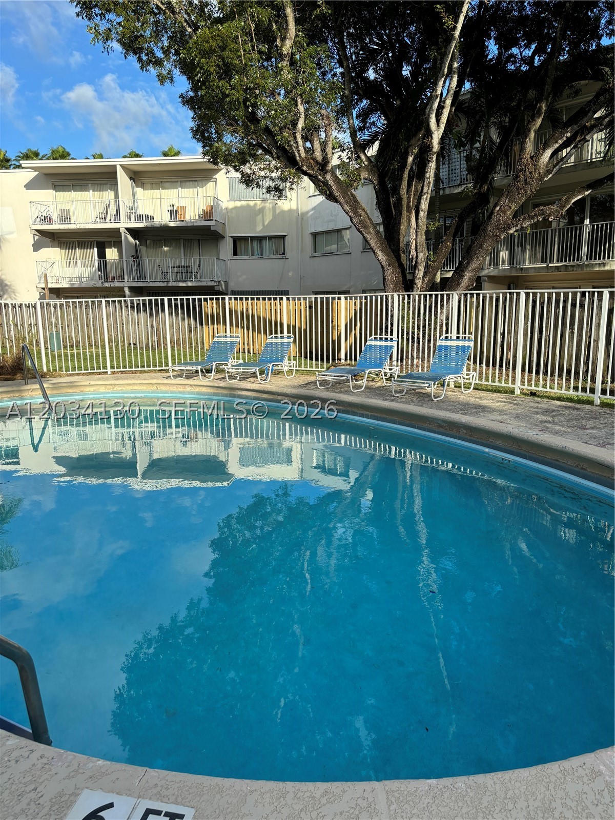 PARADISE AT DADELAND COND - Residential Lease