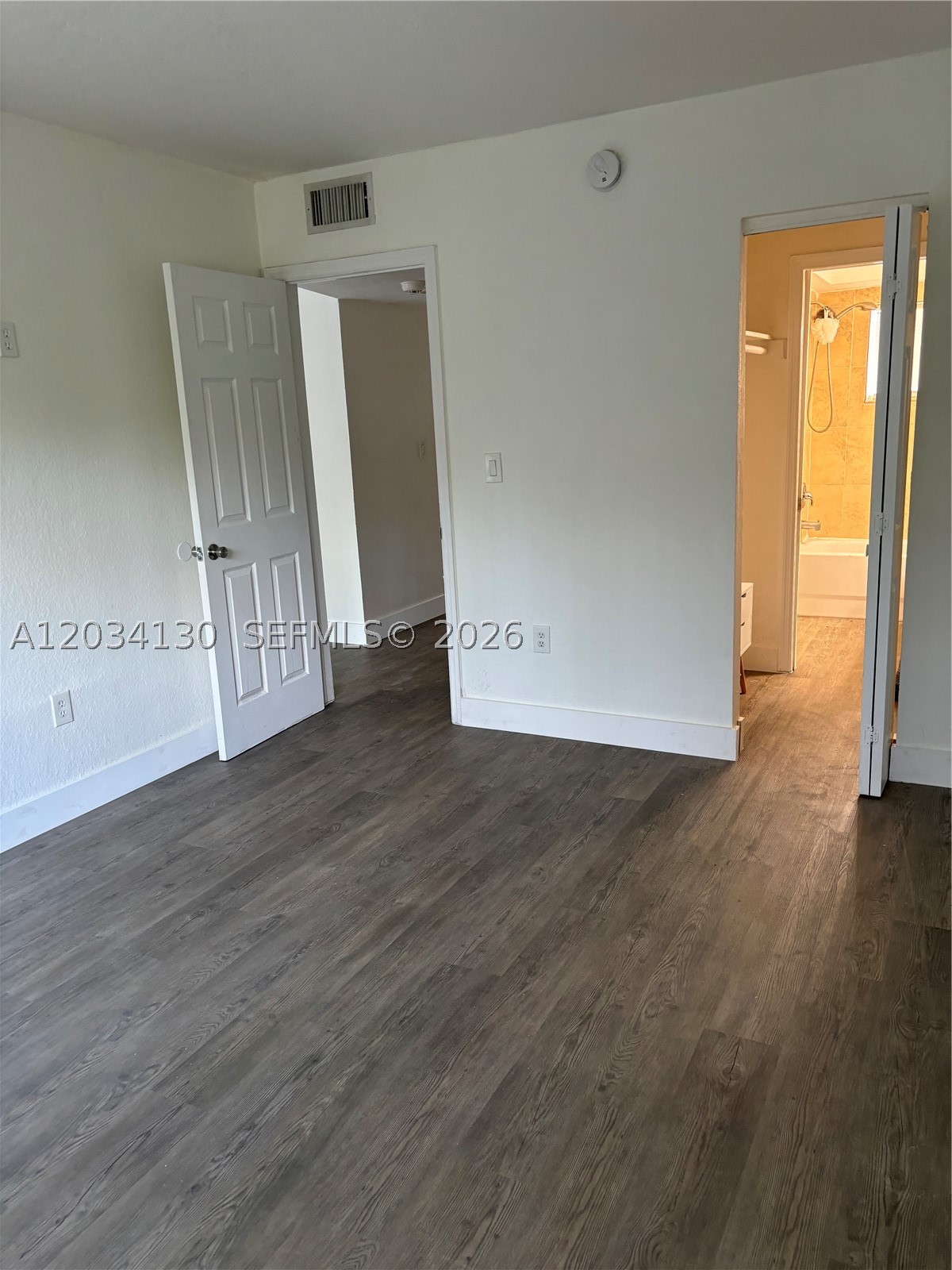 PARADISE AT DADELAND COND - Residential Lease