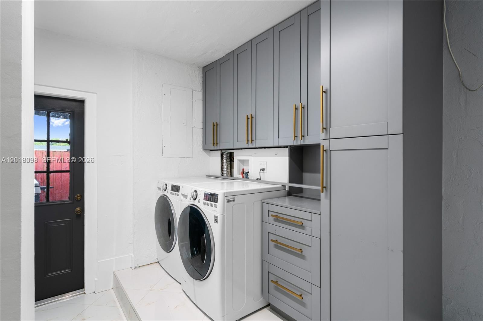 WINSTON PARK UNIT 5 - Residential