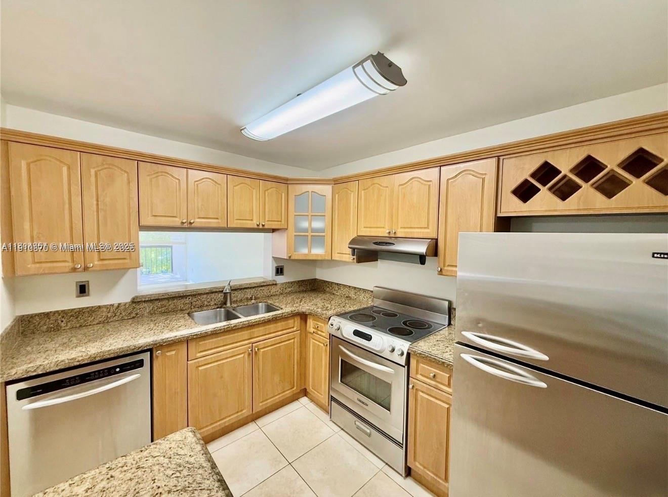 GARDENS OF KENDALL SO CON - Residential
