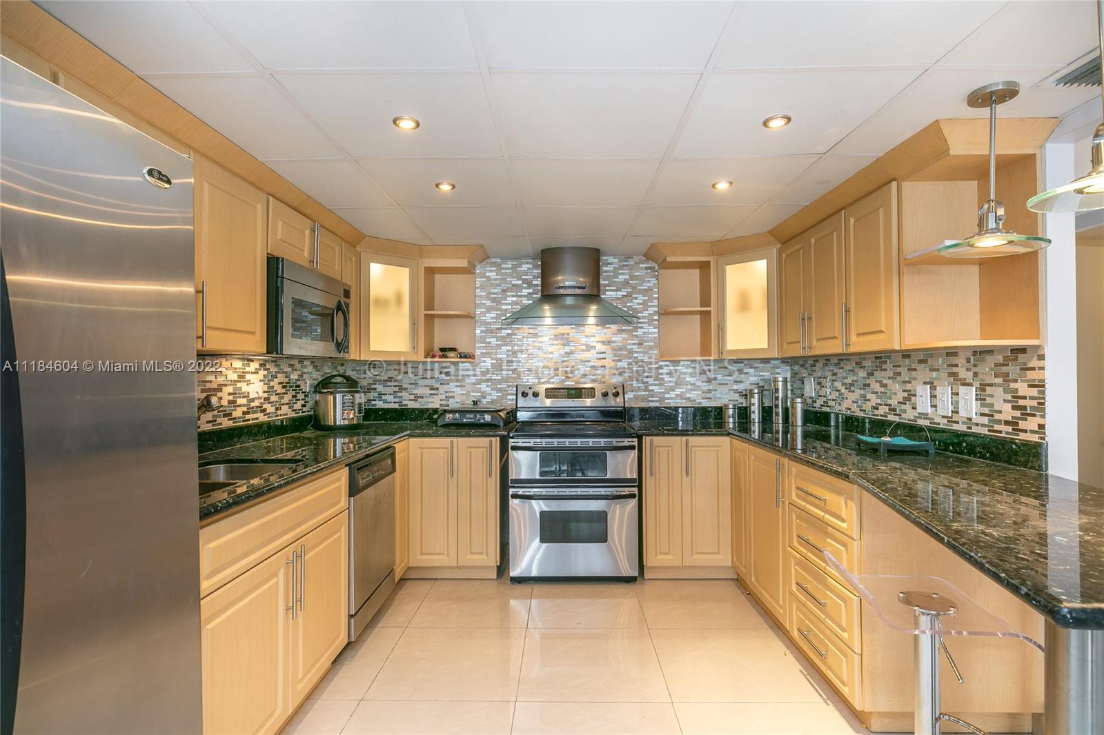 MAISON GRANDE CONDO - Residential