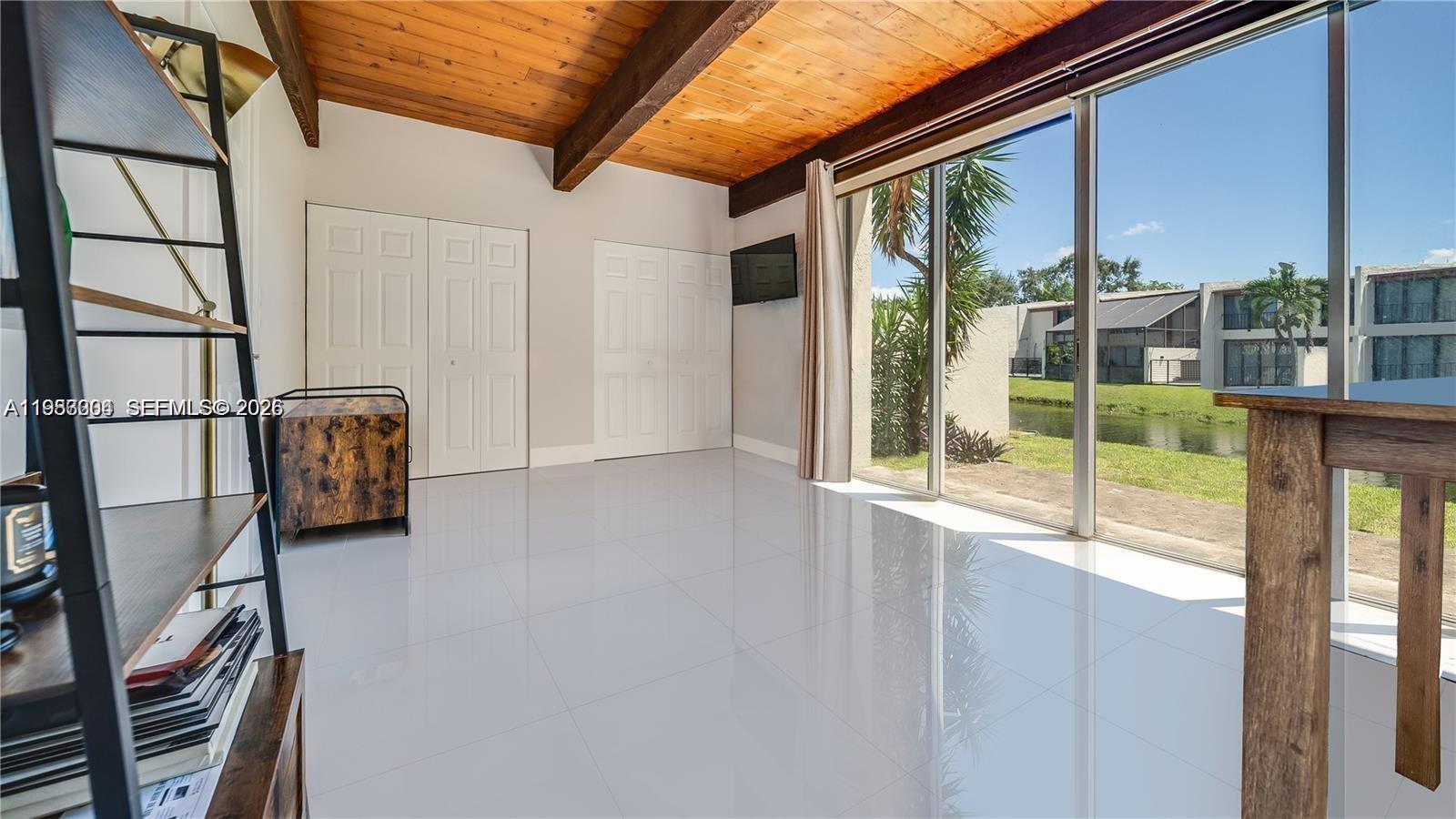 SUNSET PARK LAKE VILLAS S - Residential Lease