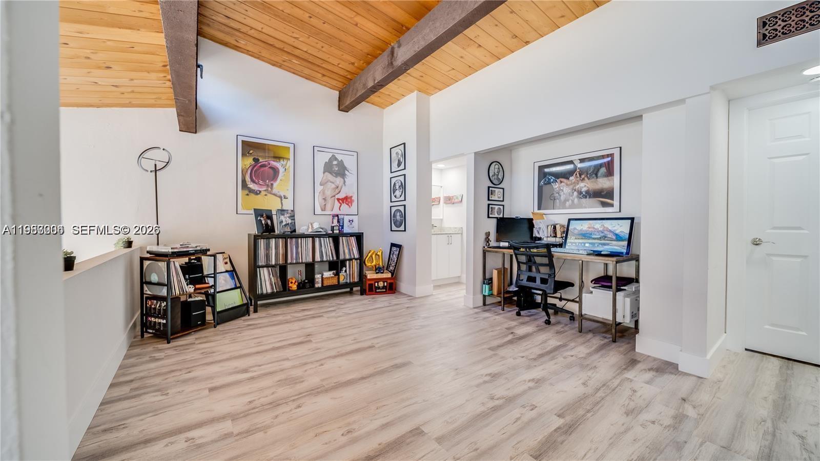 SUNSET PARK LAKE VILLAS S - Residential Lease