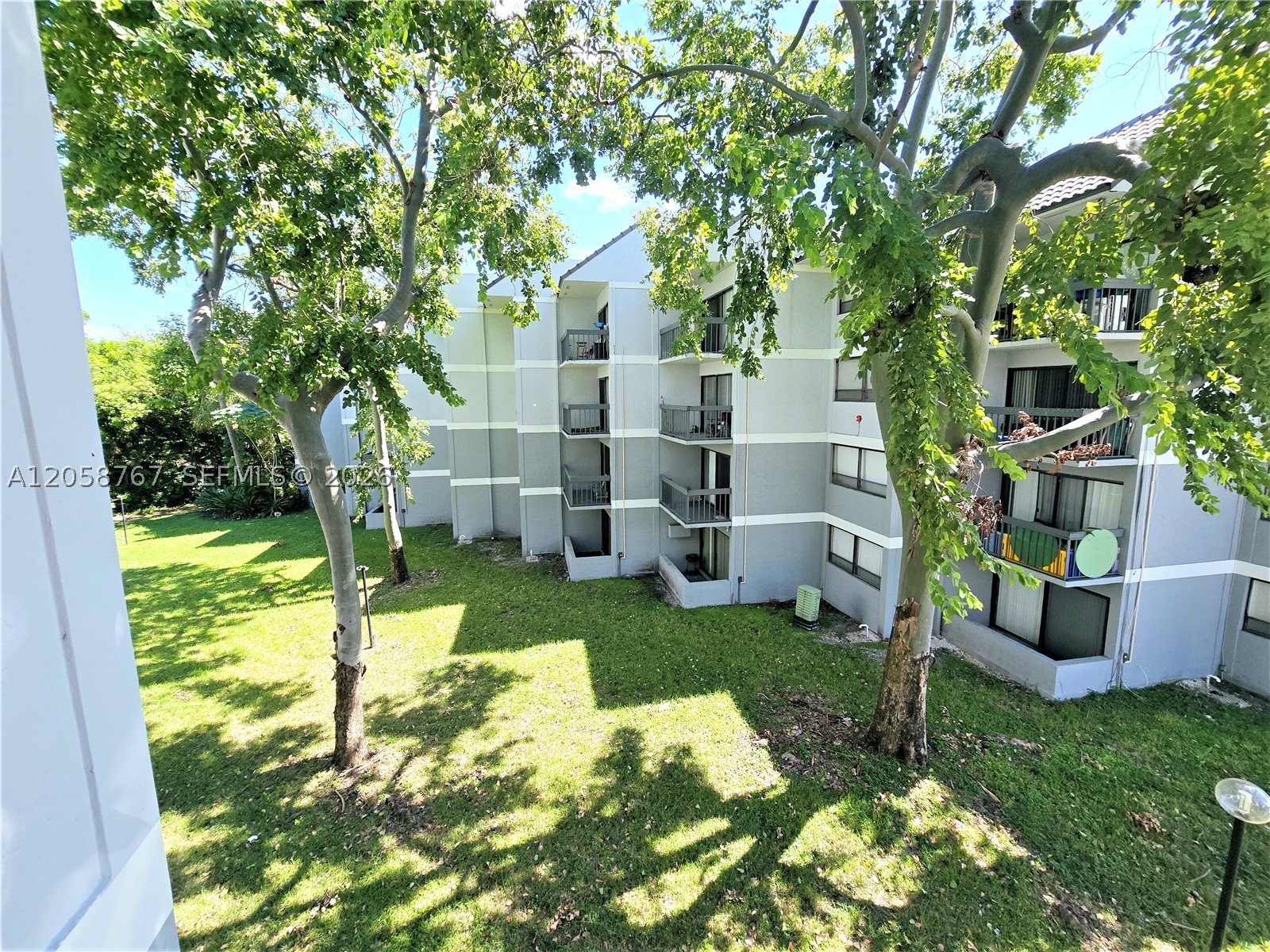 PRESIDENTIAL GOLFVIEW - Residential