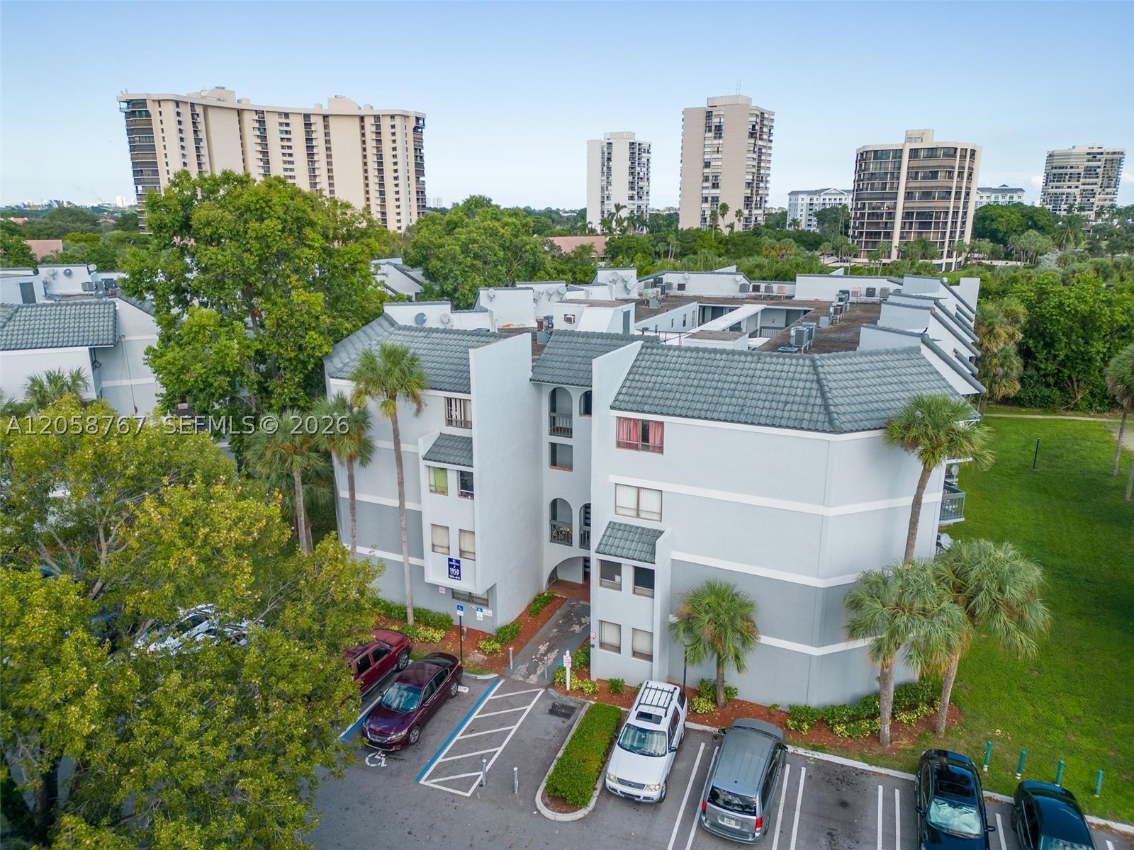 PRESIDENTIAL GOLFVIEW - Residential