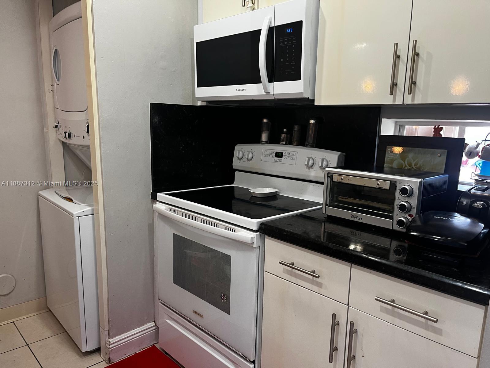 WINDMILL LAKES V CONDO - Residential