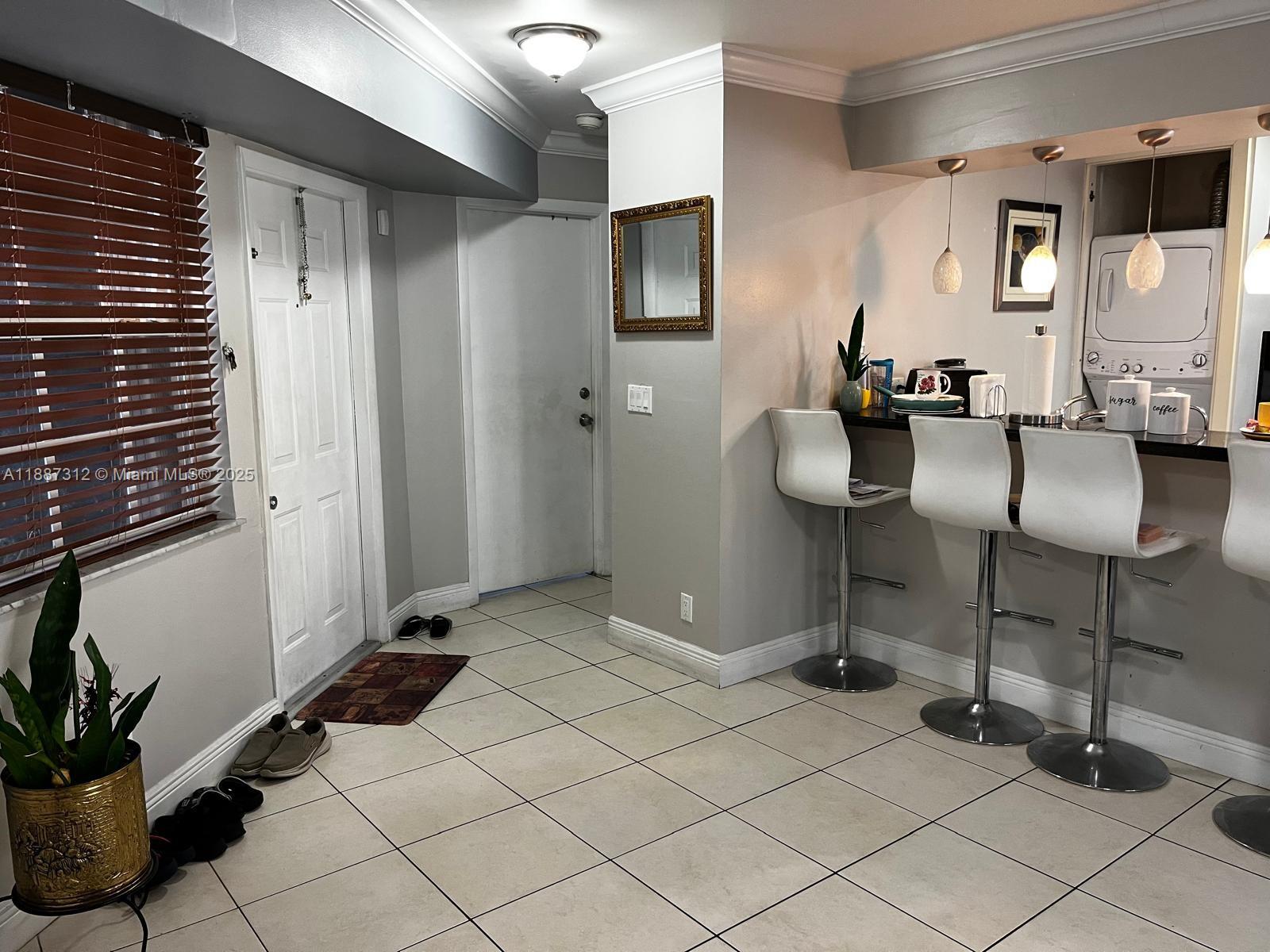 WINDMILL LAKES V CONDO - Residential