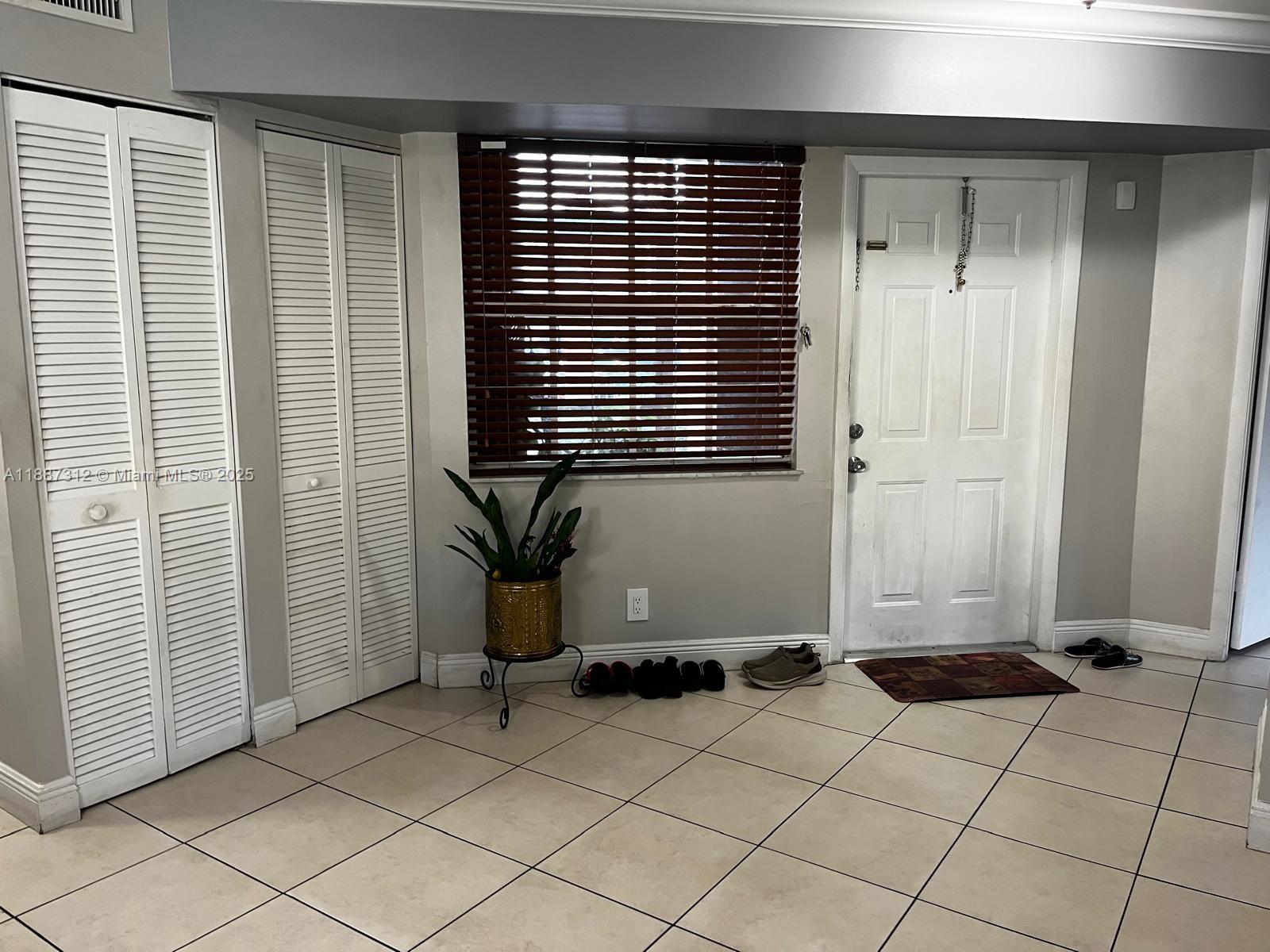 WINDMILL LAKES V CONDO - Residential