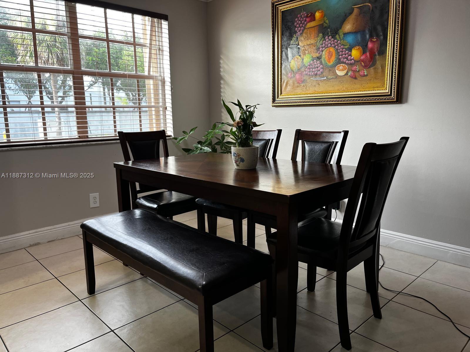 WINDMILL LAKES V CONDO - Residential