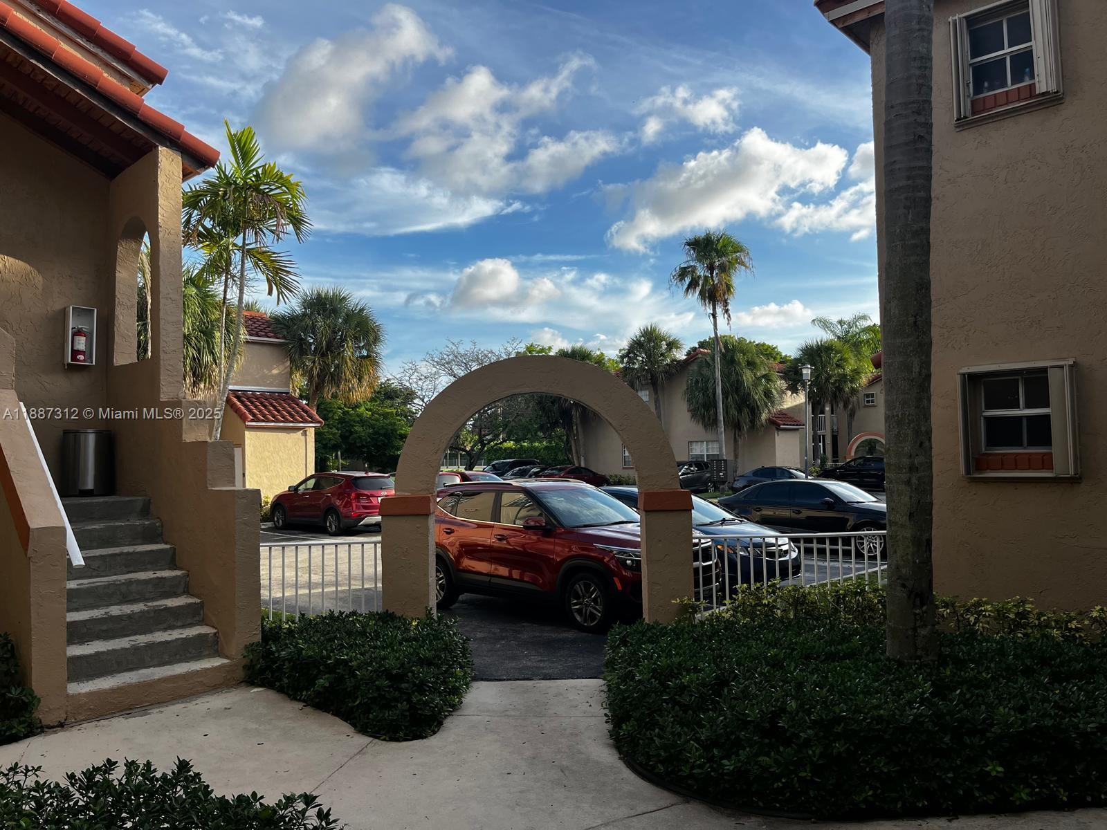 WINDMILL LAKES V CONDO - Residential