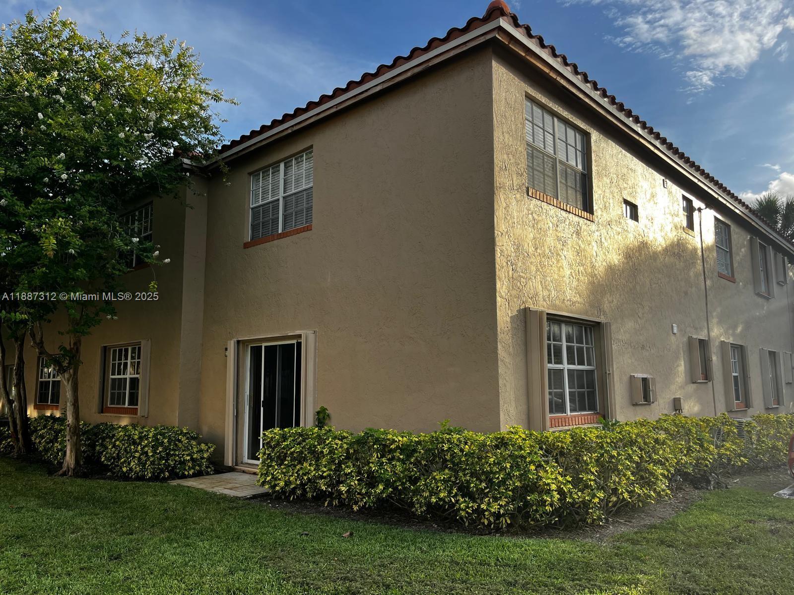 WINDMILL LAKES V CONDO - Residential
