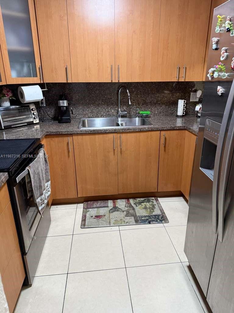 LOS ARBOLES CONDO - Residential