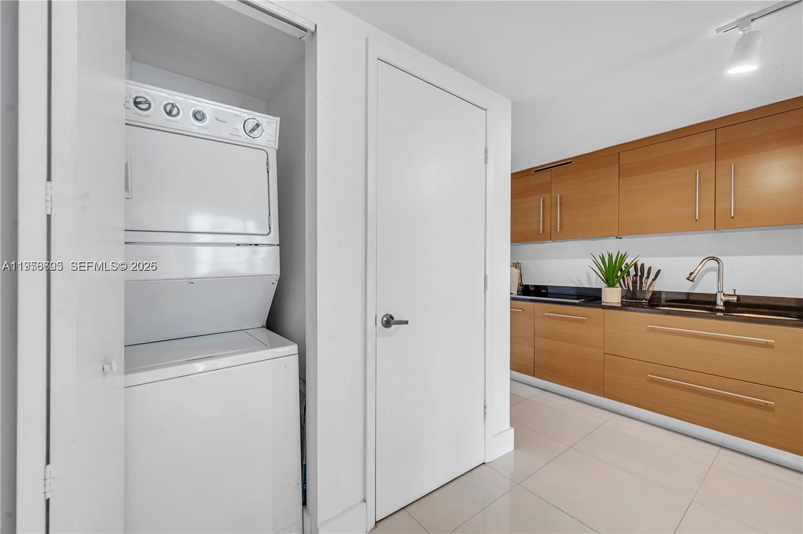 ICON BRICKELL CONDO NO 3 - Residential