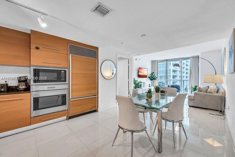ICON BRICKELL CONDO NO 3 - Residential