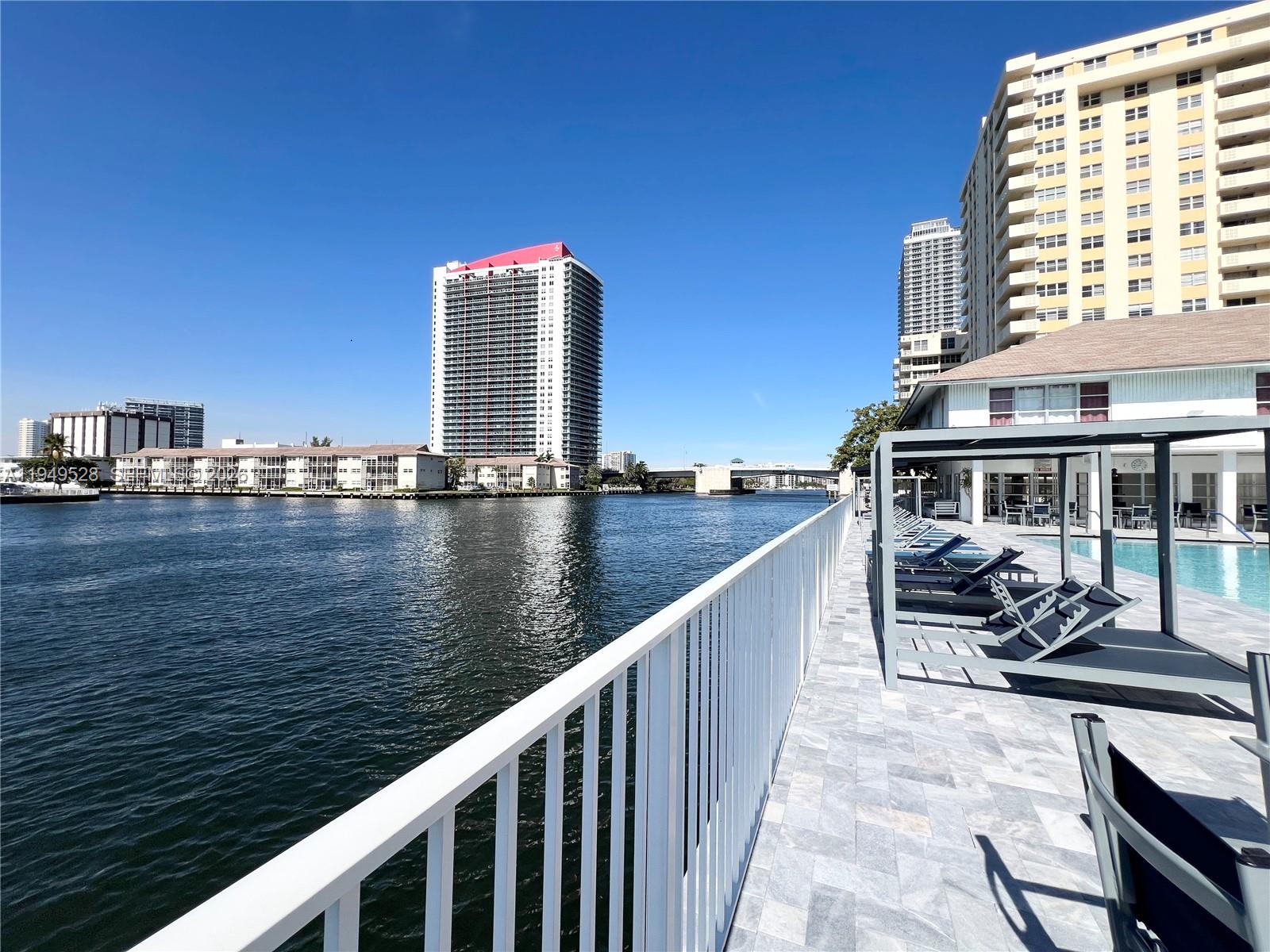 PLAZA TOWERS NORTH CONDO - Residential