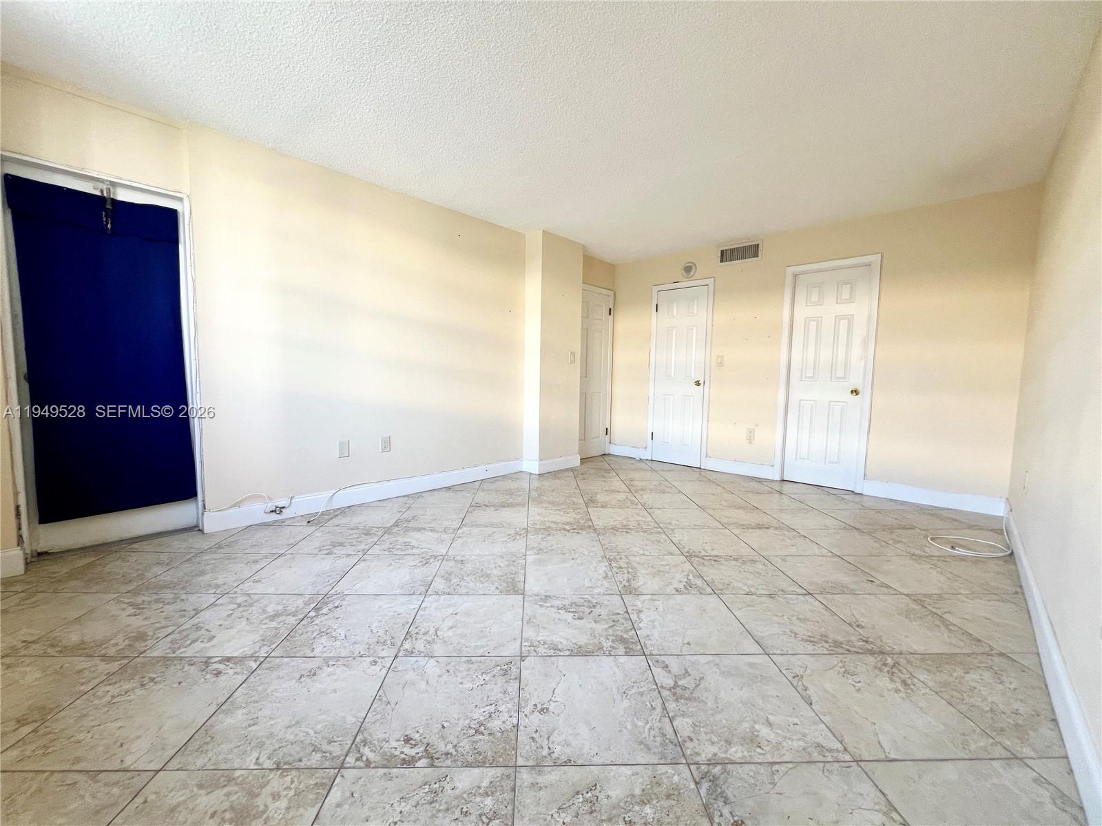 PLAZA TOWERS NORTH CONDO - Residential