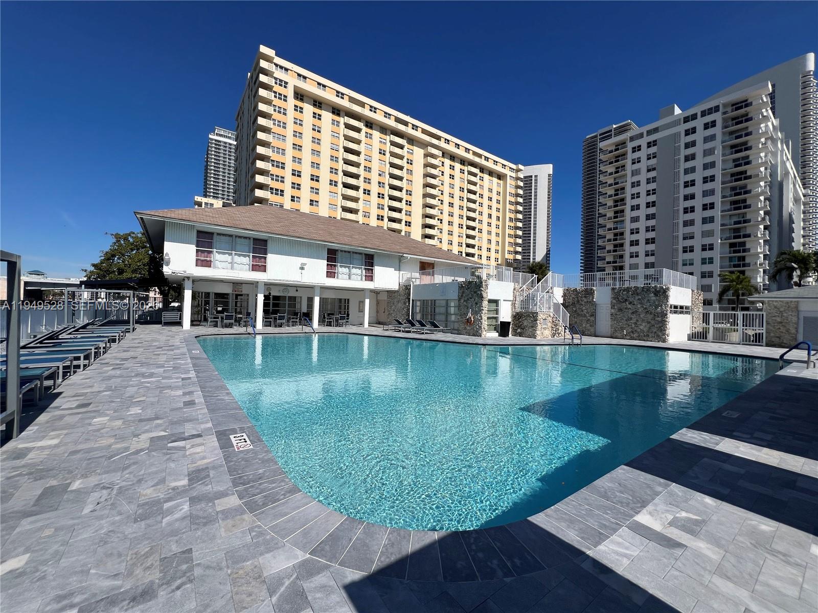 PLAZA TOWERS NORTH CONDO - Residential