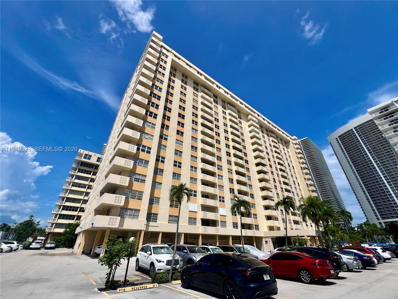 PLAZA TOWERS NORTH CONDO - Residential
