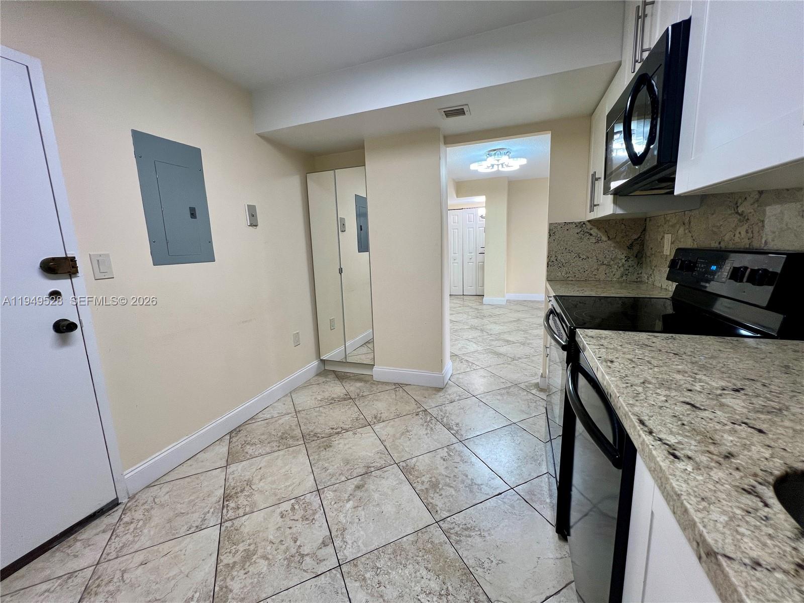 PLAZA TOWERS NORTH CONDO - Residential