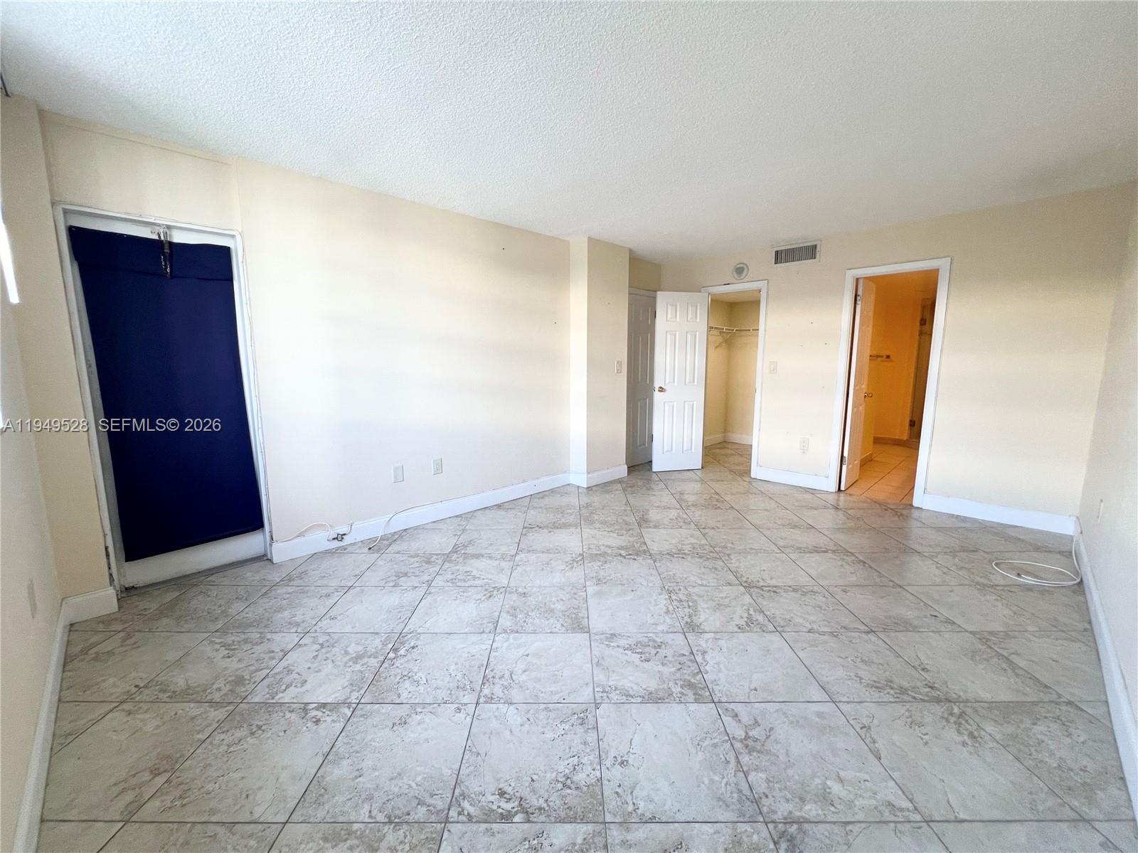 PLAZA TOWERS NORTH CONDO - Residential