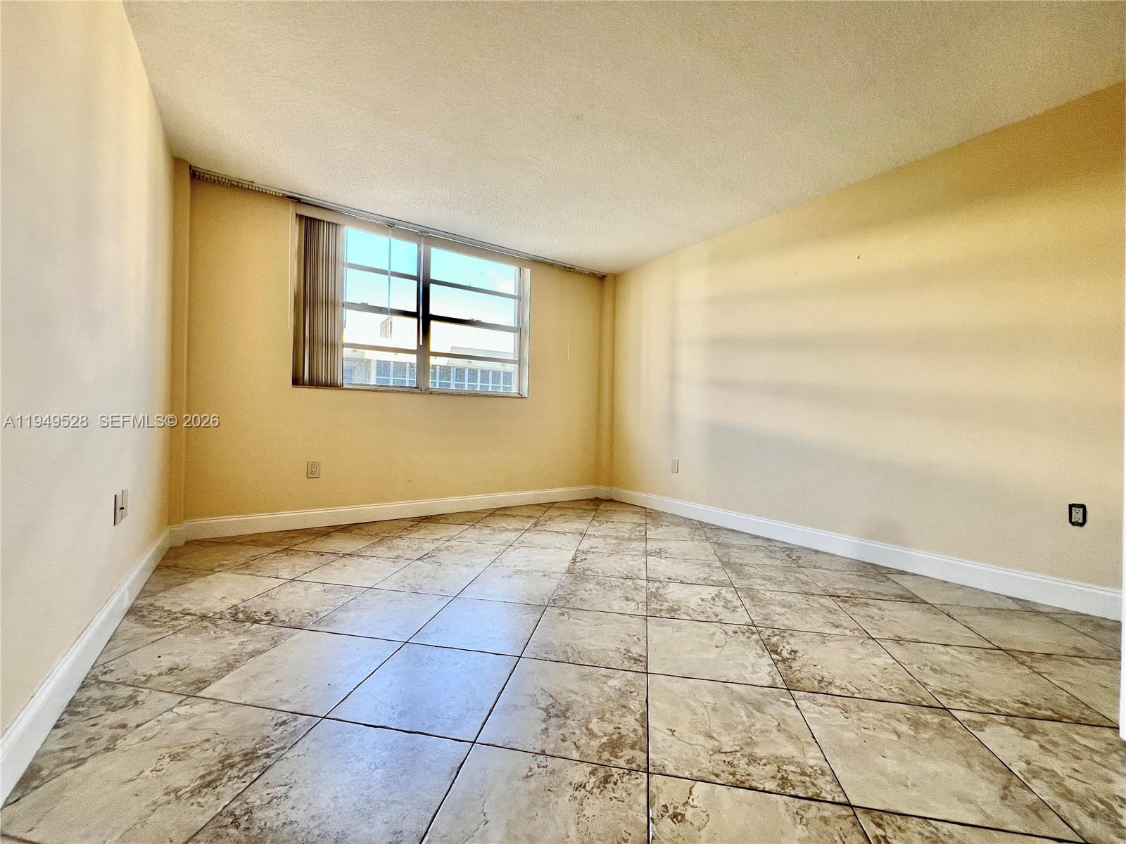 PLAZA TOWERS NORTH CONDO - Residential
