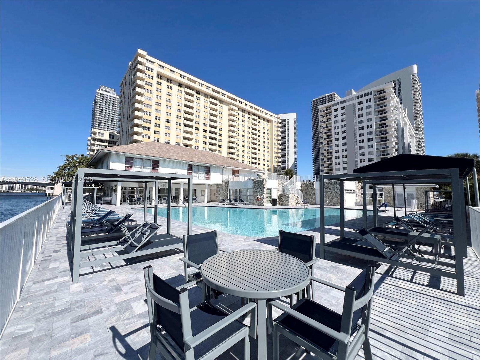 PLAZA TOWERS NORTH CONDO - Residential