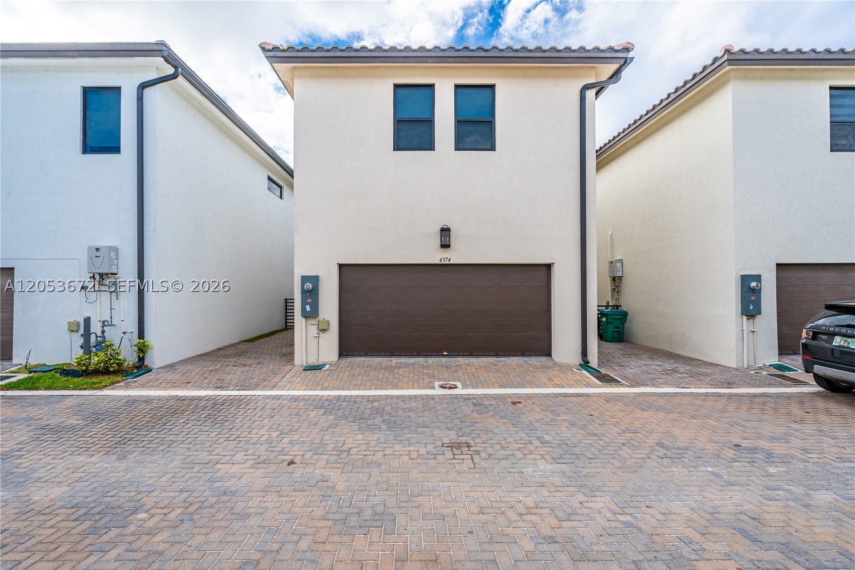 DOWNTOWN DORAL SOUTH PHAS - Residential Lease