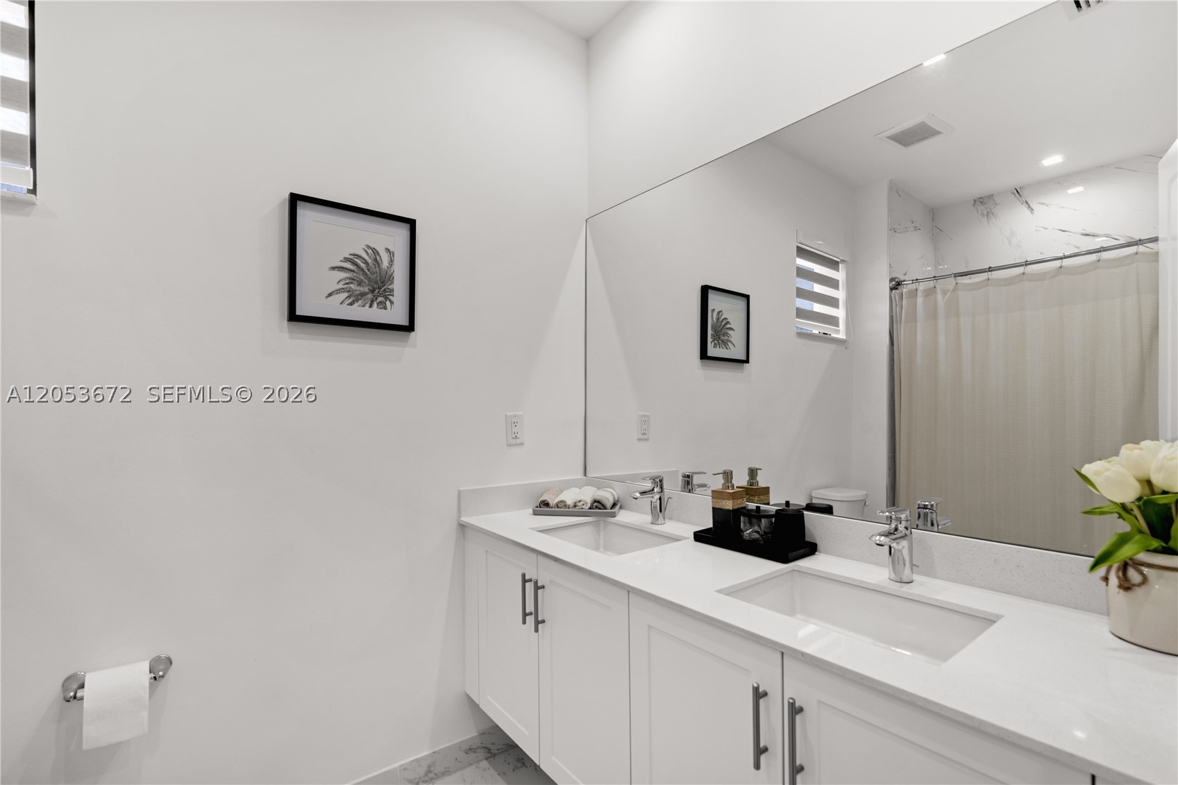 DOWNTOWN DORAL SOUTH PHAS - Residential Lease