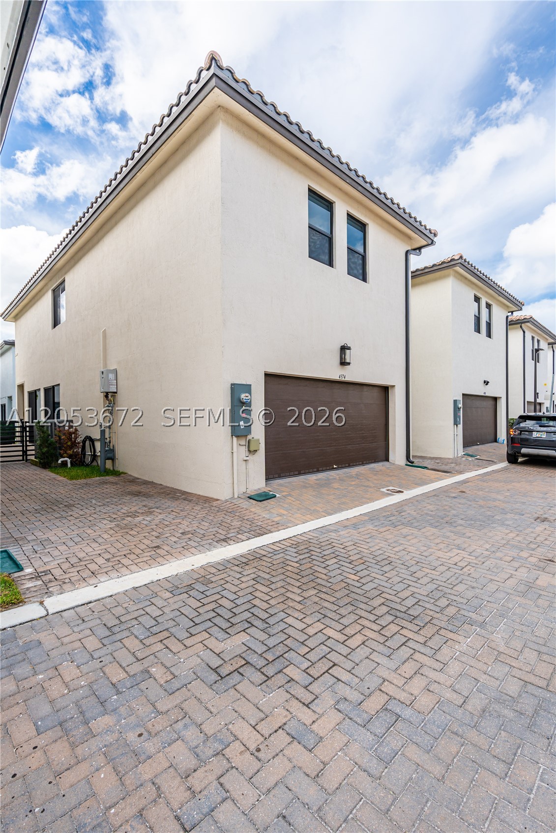 DOWNTOWN DORAL SOUTH PHAS - Residential Lease