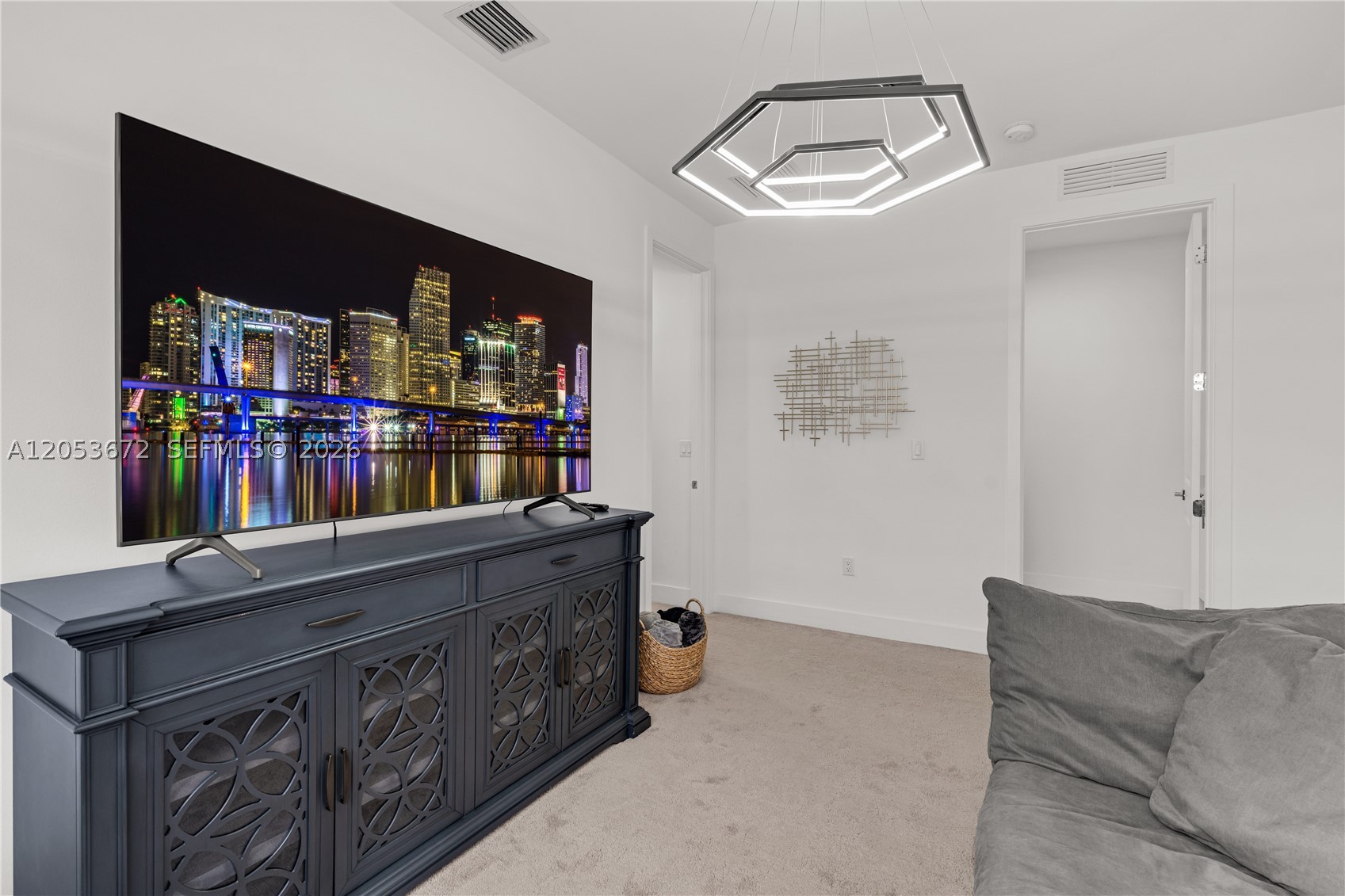 DOWNTOWN DORAL SOUTH PHAS - Residential Lease