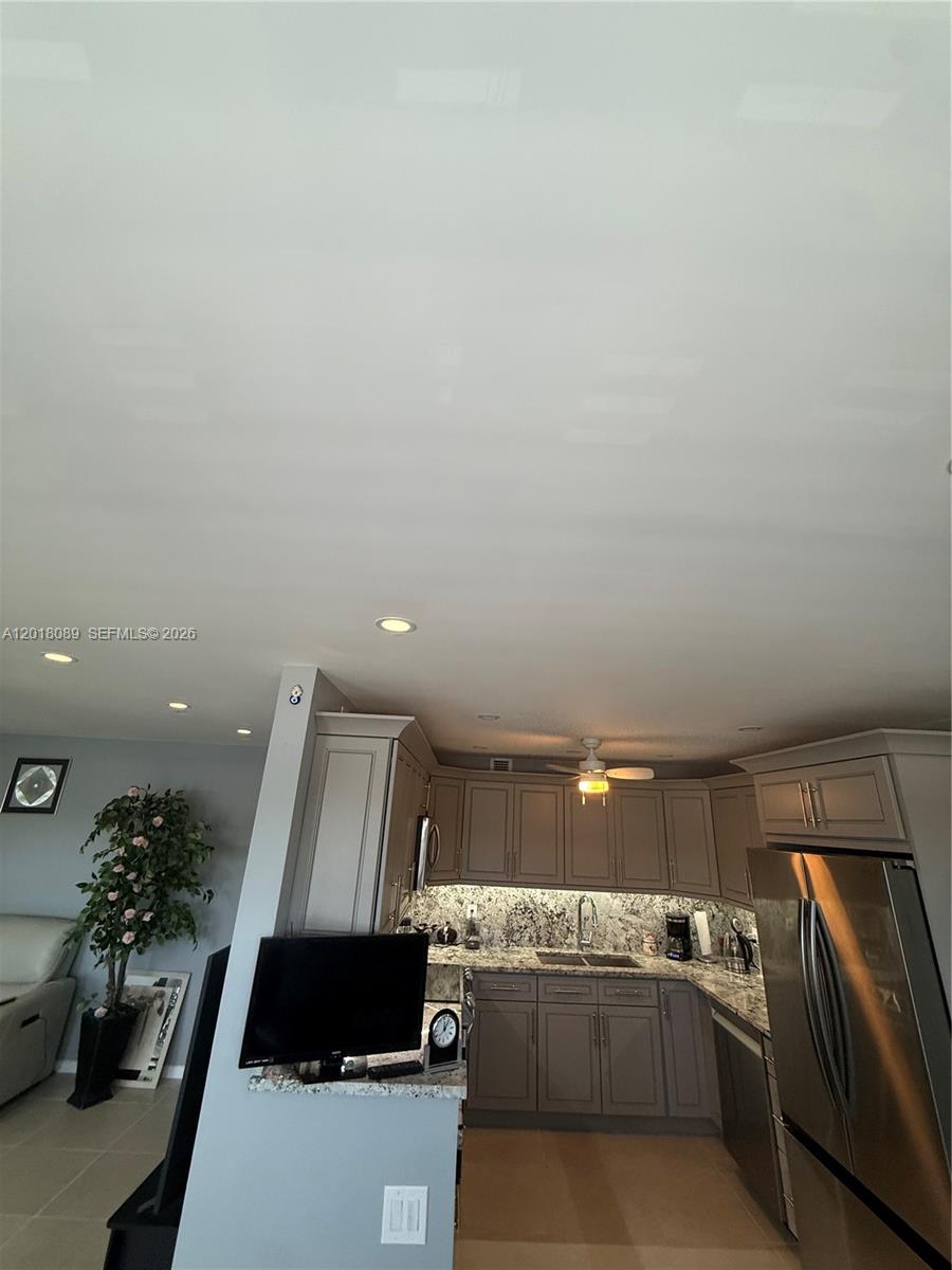 LYNDHURST K CONDO - Residential