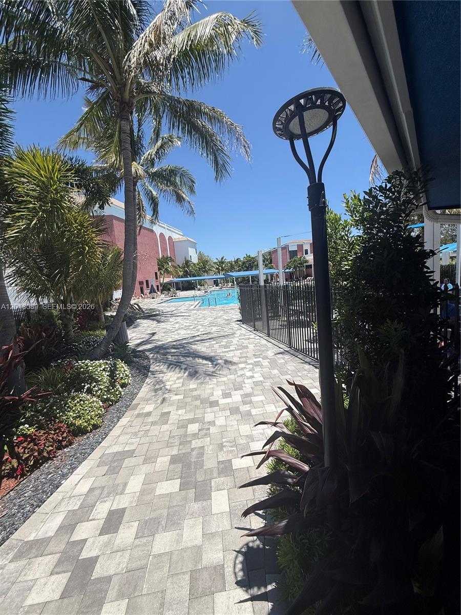 LYNDHURST K CONDO - Residential
