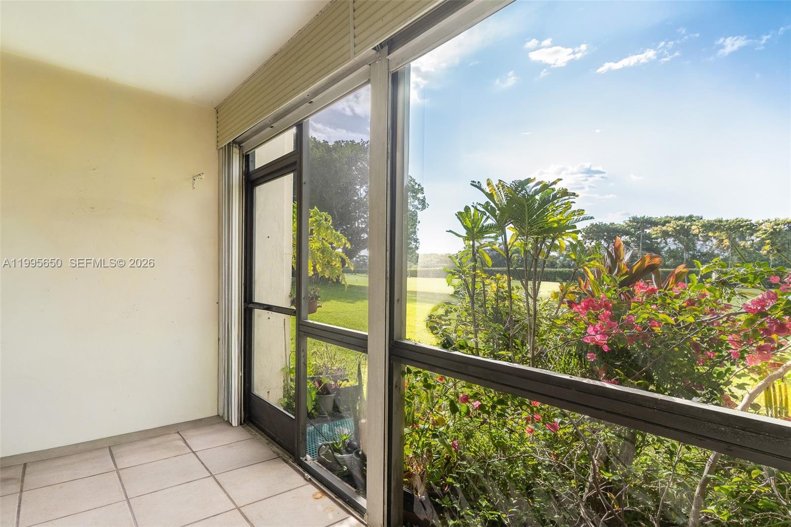 HOLLYBROOK GOLF AND - Residential