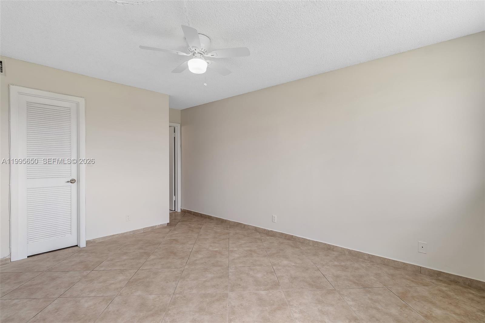 HOLLYBROOK GOLF AND - Residential