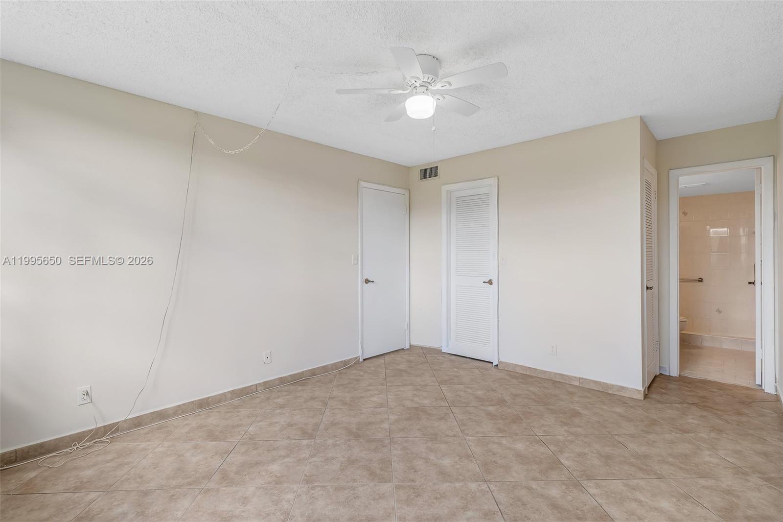 HOLLYBROOK GOLF AND - Residential