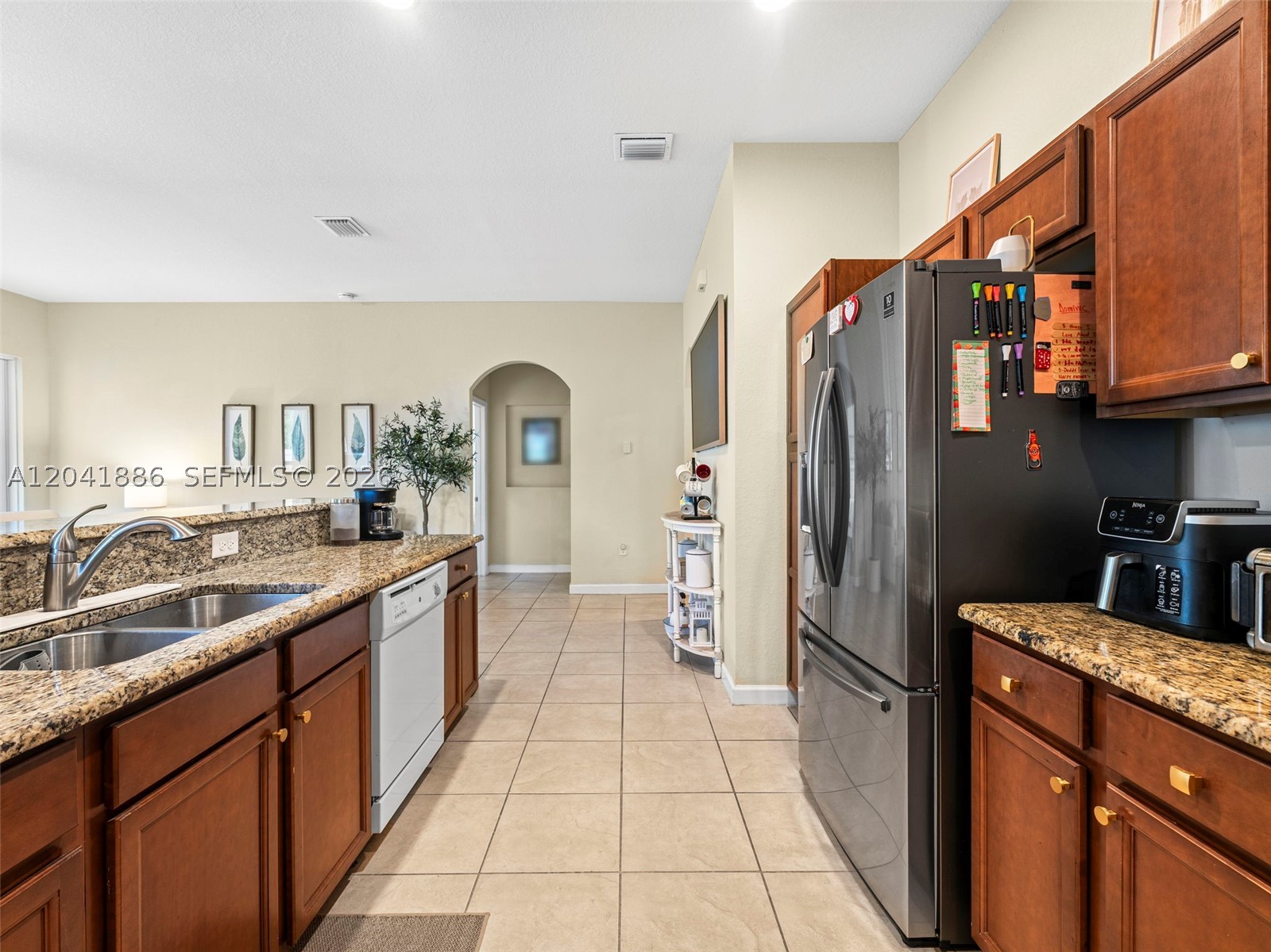 KENDALL COMMONS RESIDENTI - Residential