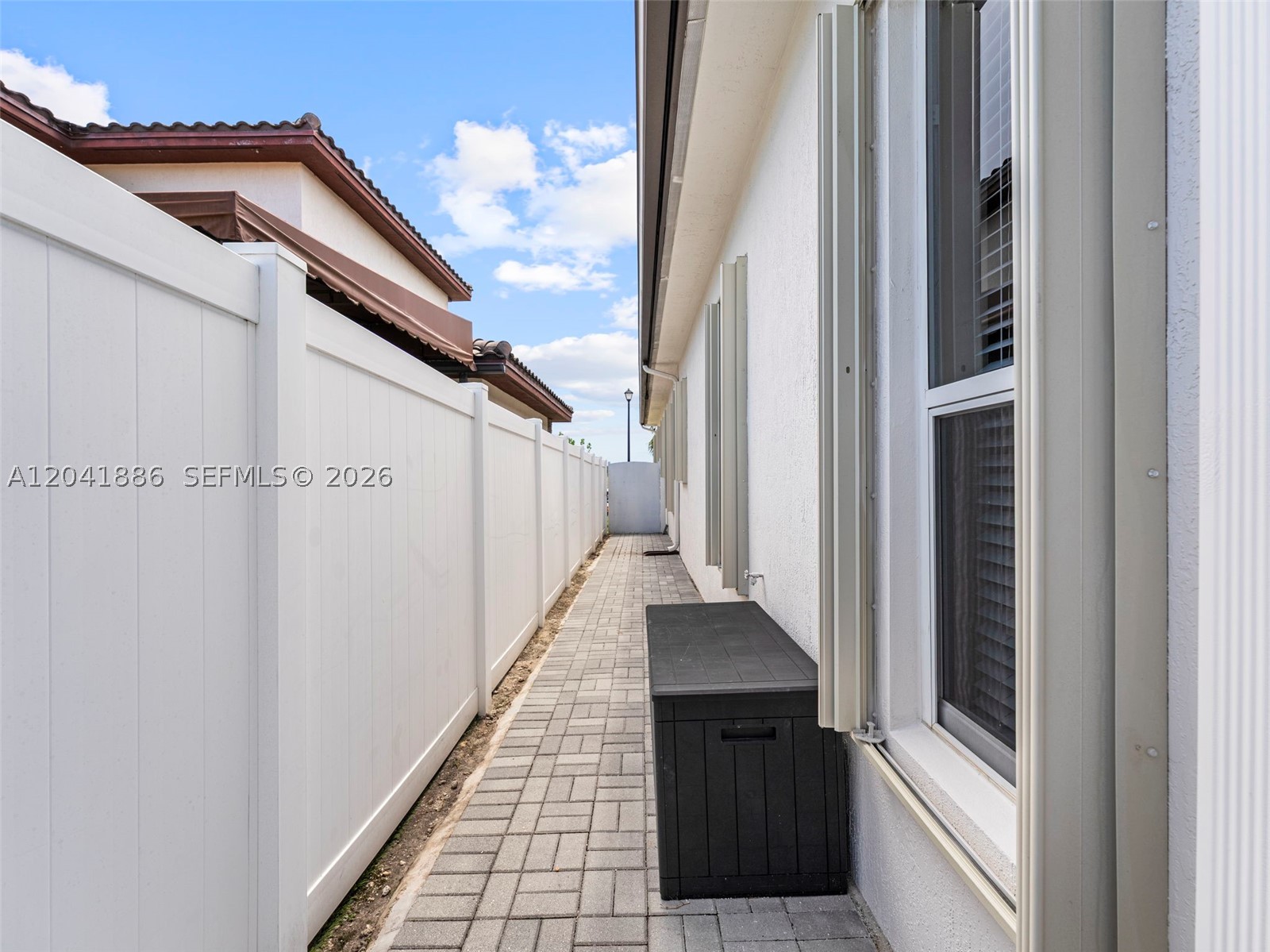 KENDALL COMMONS RESIDENTI - Residential