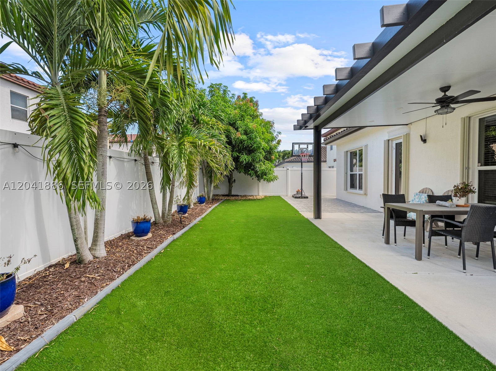 KENDALL COMMONS RESIDENTI - Residential