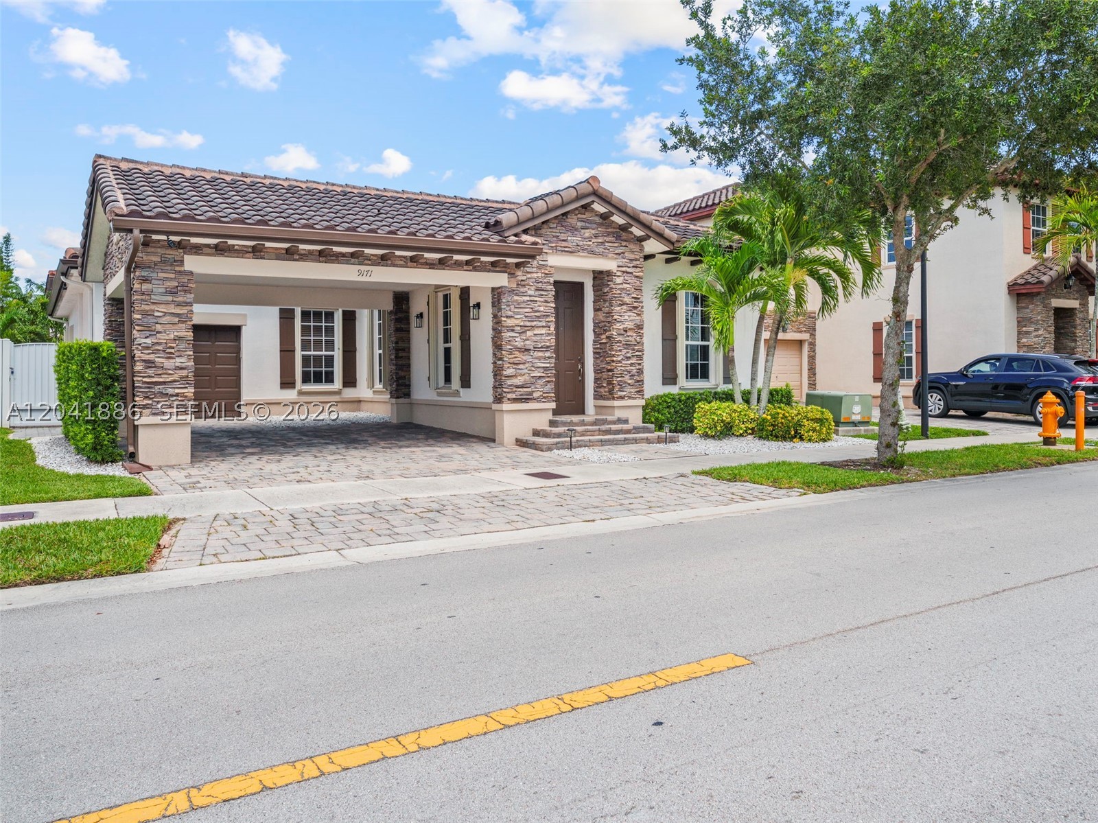 KENDALL COMMONS RESIDENTI - Residential