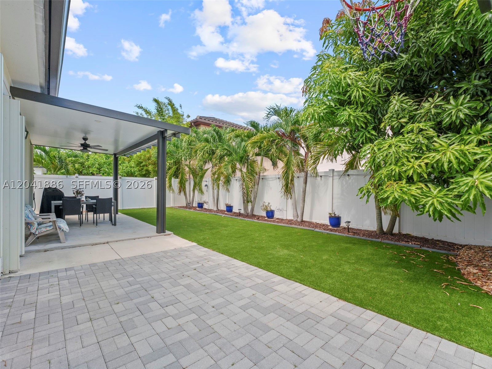 KENDALL COMMONS RESIDENTI - Residential