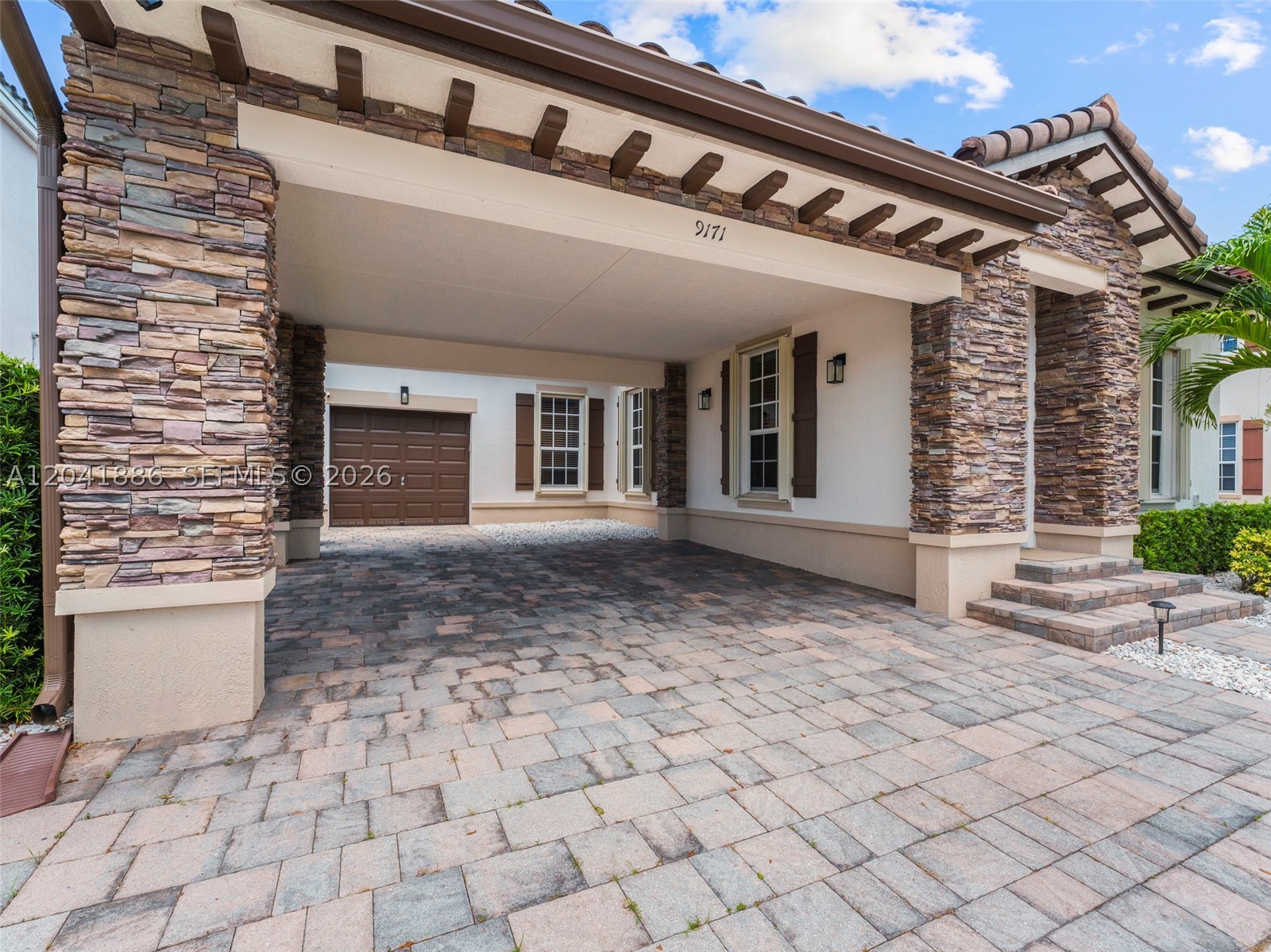 KENDALL COMMONS RESIDENTI - Residential