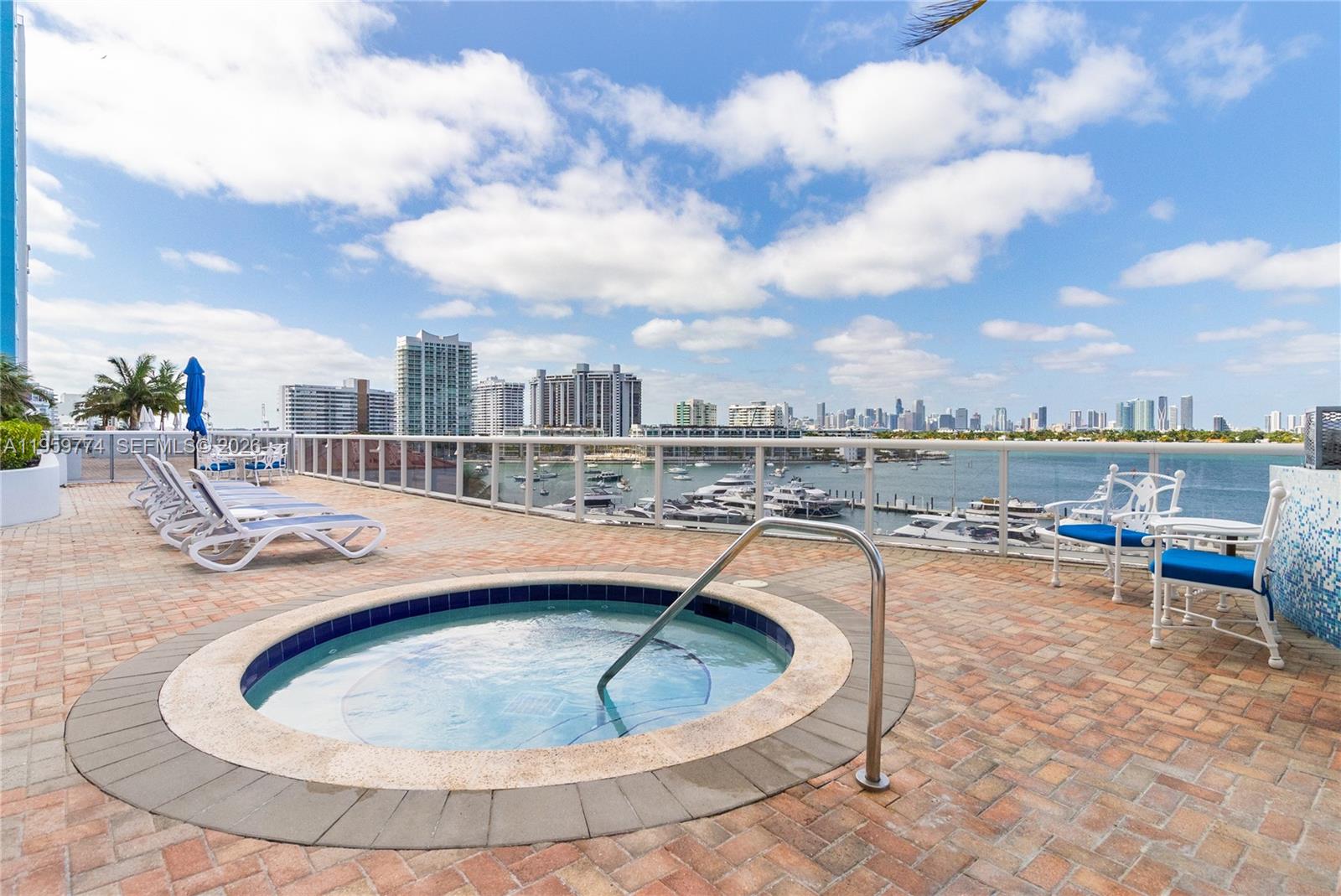 SUNSET HARBOUR NORTH COND - Residential