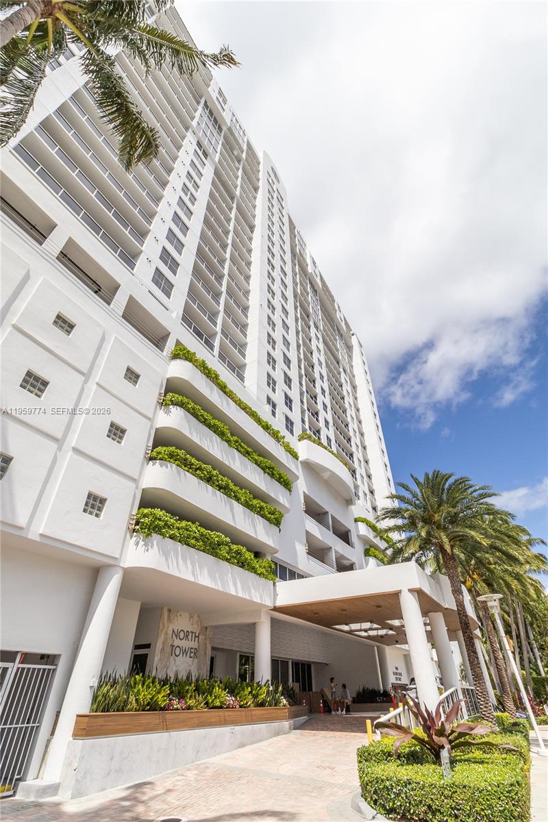 SUNSET HARBOUR NORTH COND - Residential