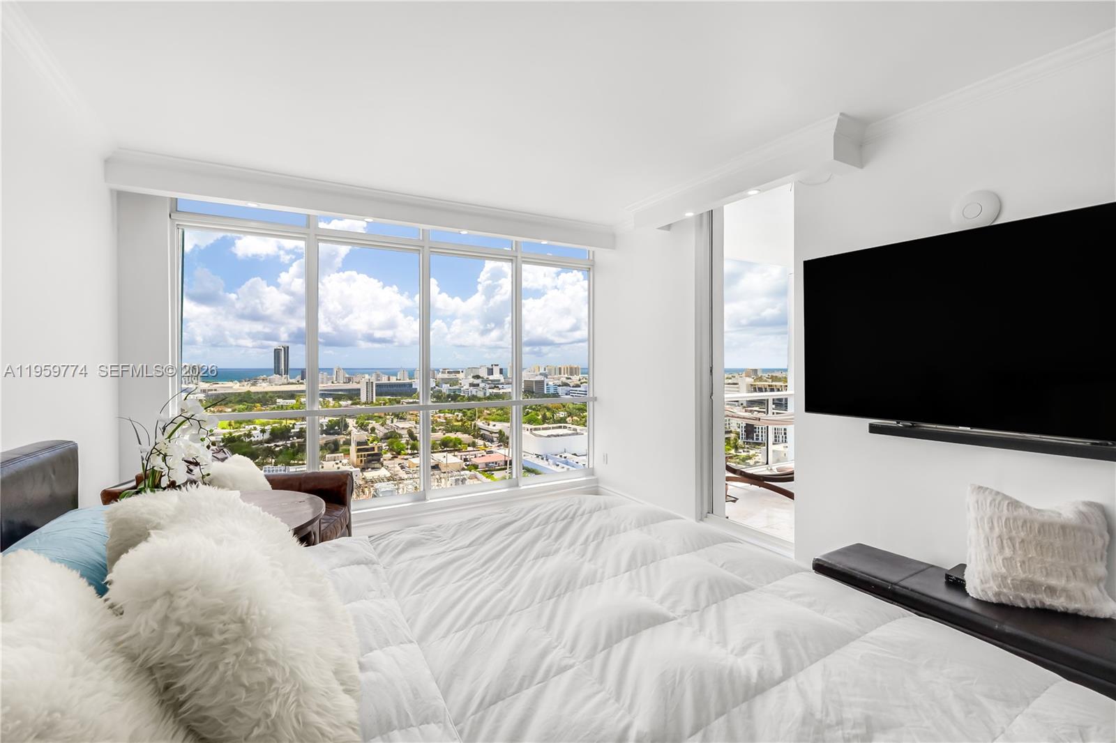 SUNSET HARBOUR NORTH COND - Residential